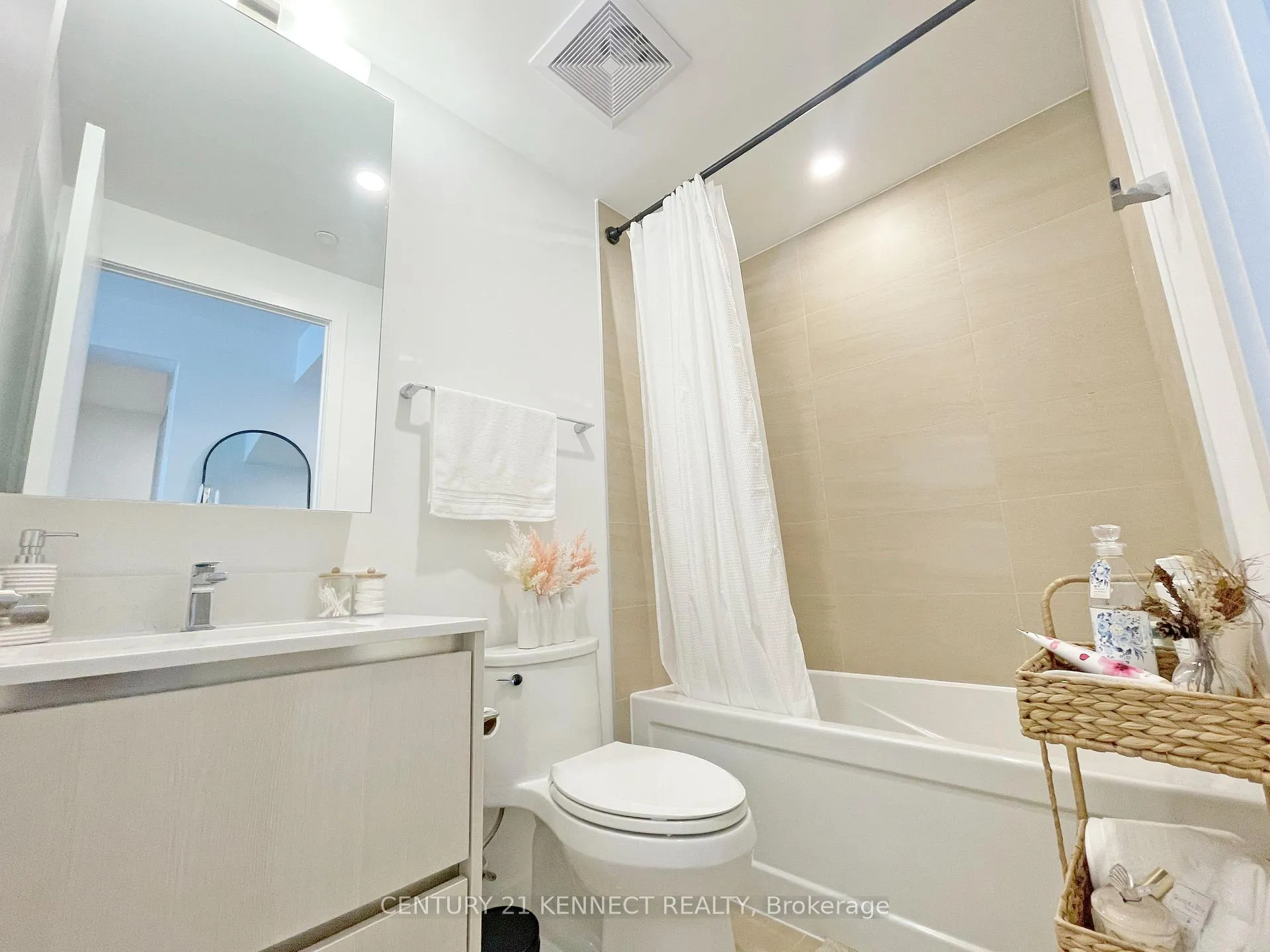 Photo 22 of Unit 707, 8188 Yonge Street, Vaughan, Uplands — HOMEH