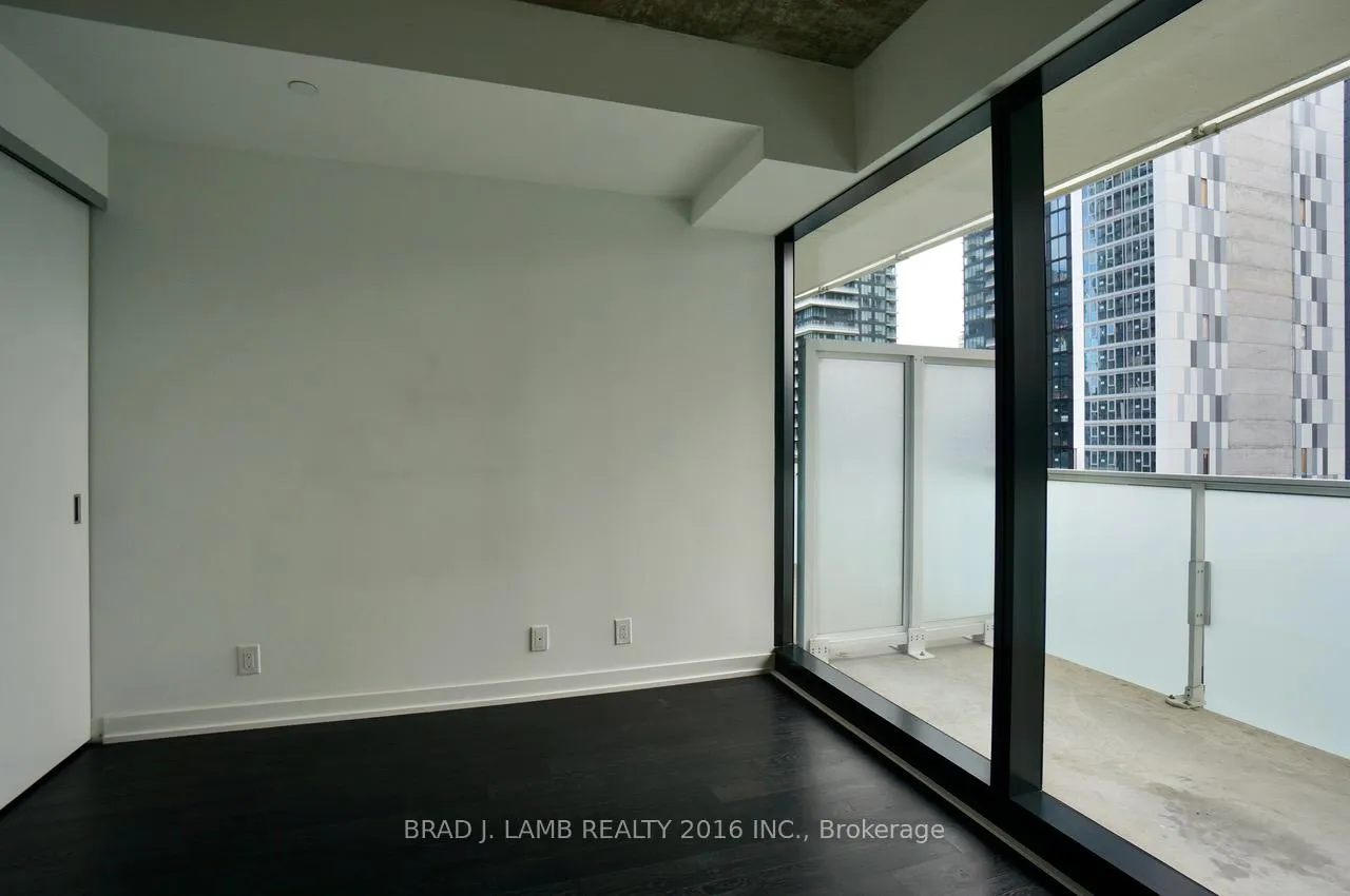 Photo 4 of Unit 1405, 11 Charlotte Street, Toronto, Waterfront Communities — HOMEH