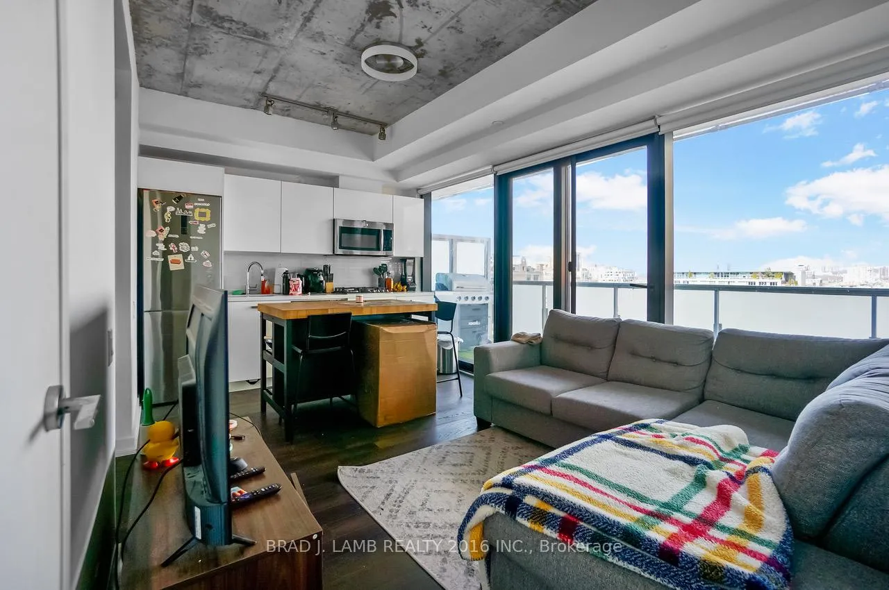 Photo 8 of Unit 1405, 11 Charlotte Street, Toronto, Waterfront Communities — HOMEH