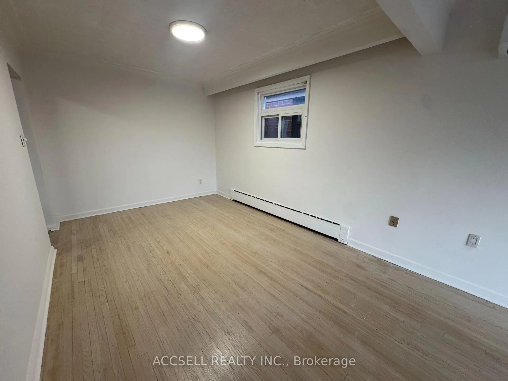 Photo 4 of Unit Upper, 99 Kenwood Avenue, Toronto, Humewood-Cedarvale — HOMEH