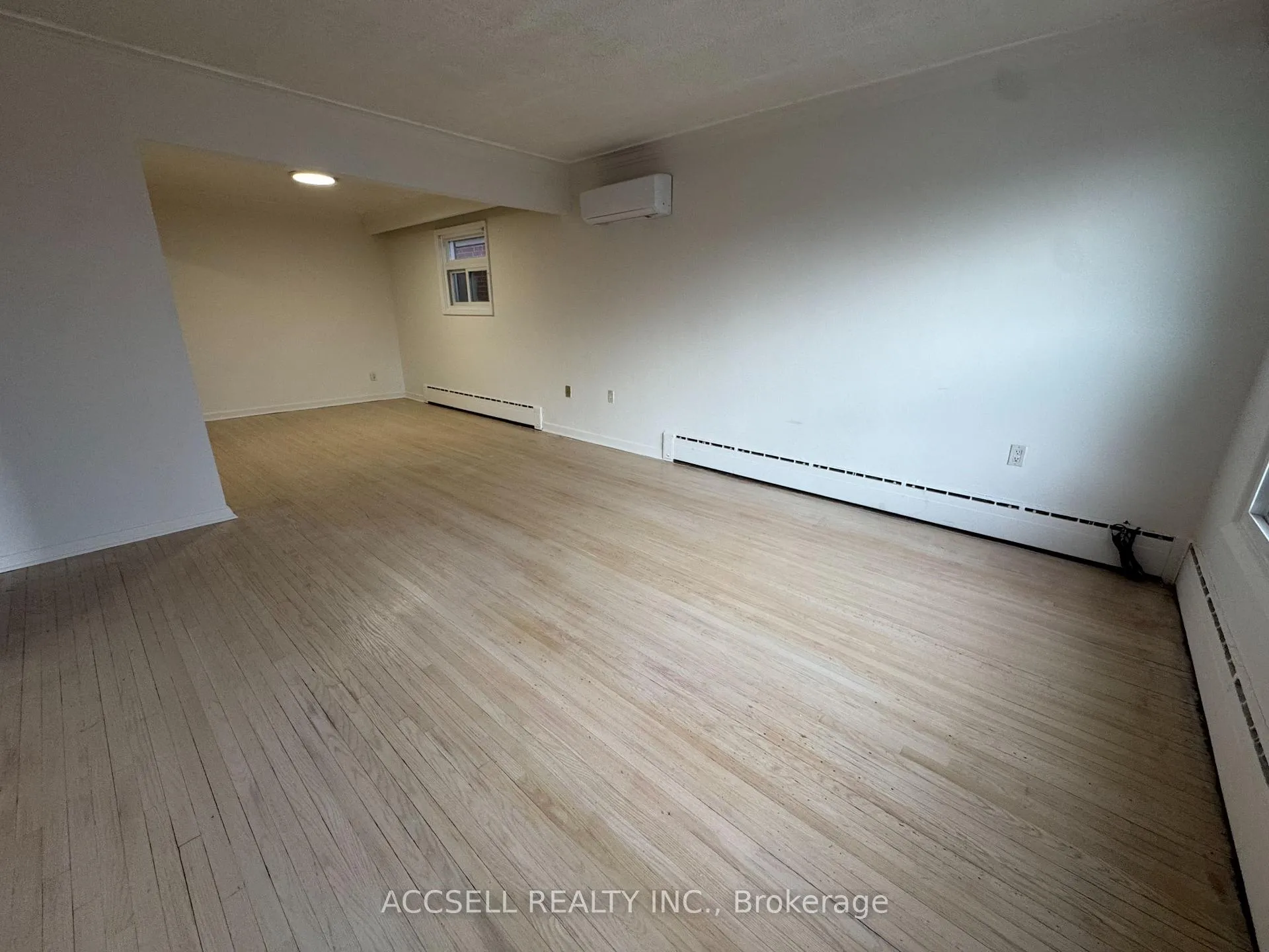 Photo 5 of Unit Upper, 99 Kenwood Avenue, Toronto, Humewood-Cedarvale — HOMEH