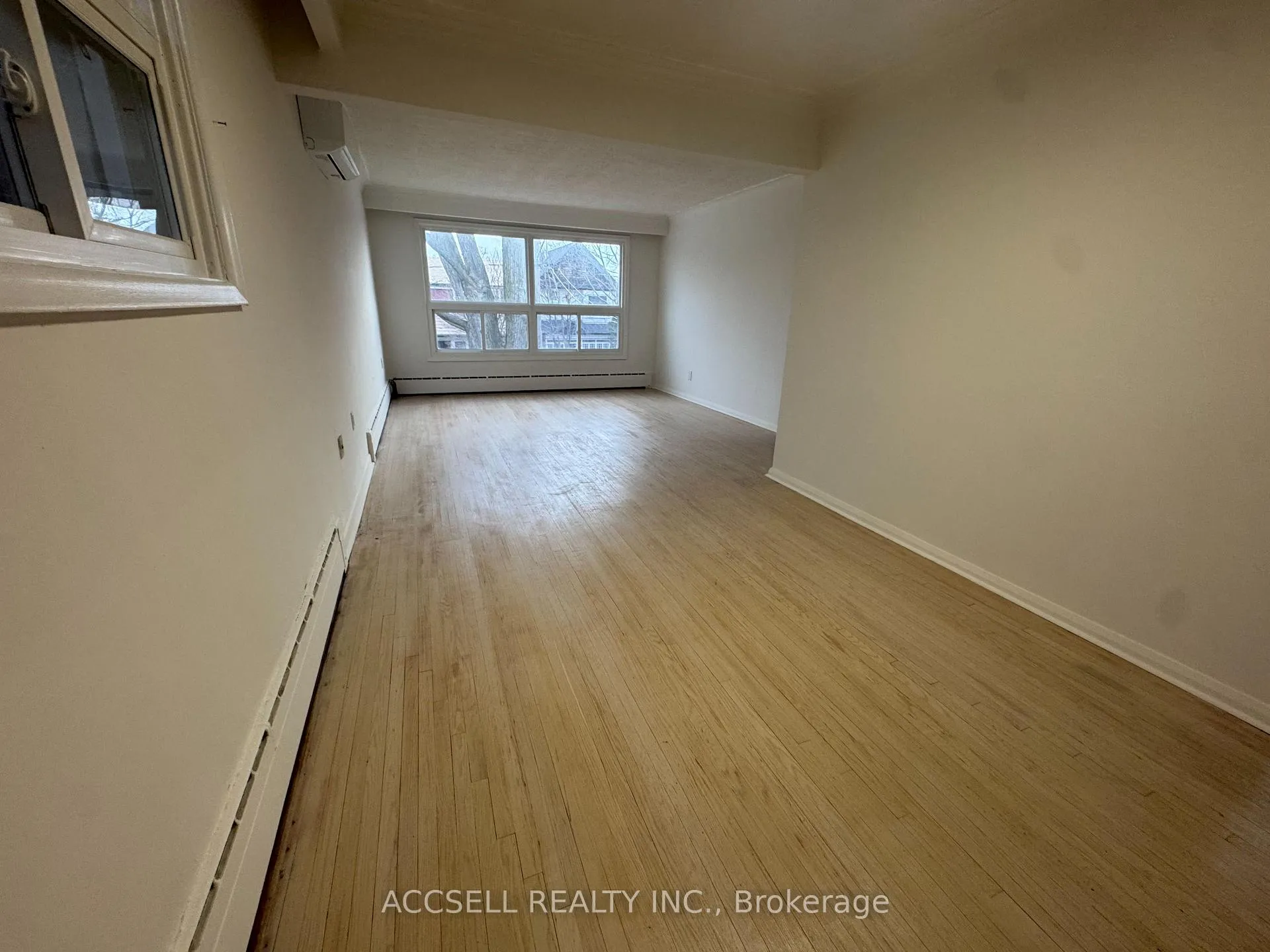 Photo 6 of Unit Upper, 99 Kenwood Avenue, Toronto, Humewood-Cedarvale — HOMEH