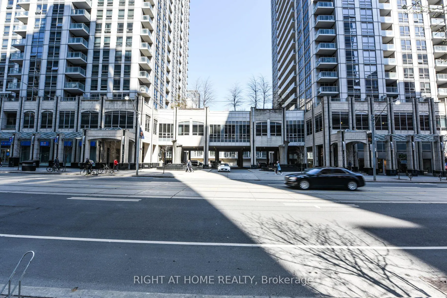 Photo 2 of Unit 2712, 761 Bay Street, Toronto, Bay Street Corridor — HOMEH