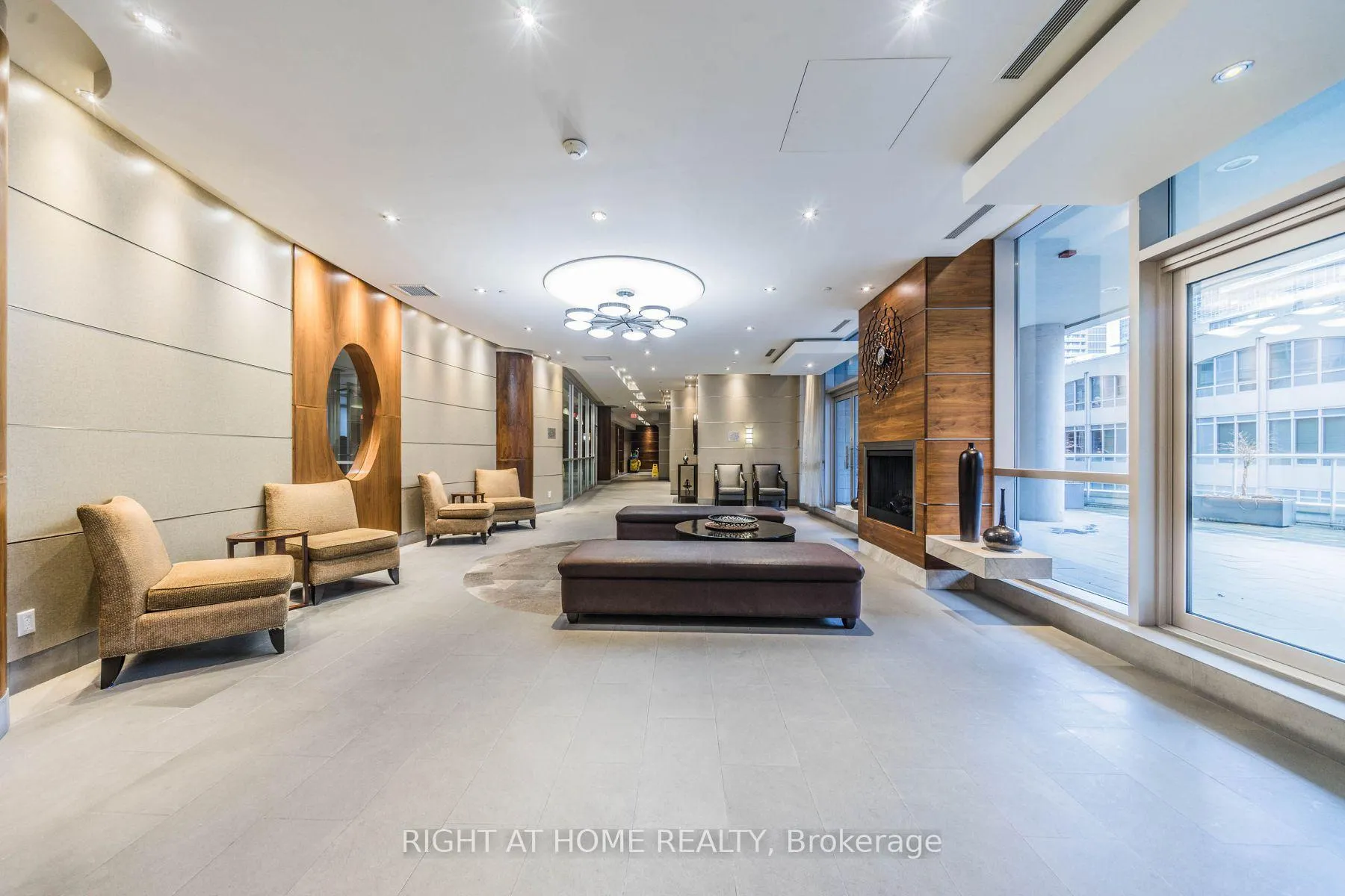 Photo 4 of Unit 2712, 761 Bay Street, Toronto, Bay Street Corridor — HOMEH