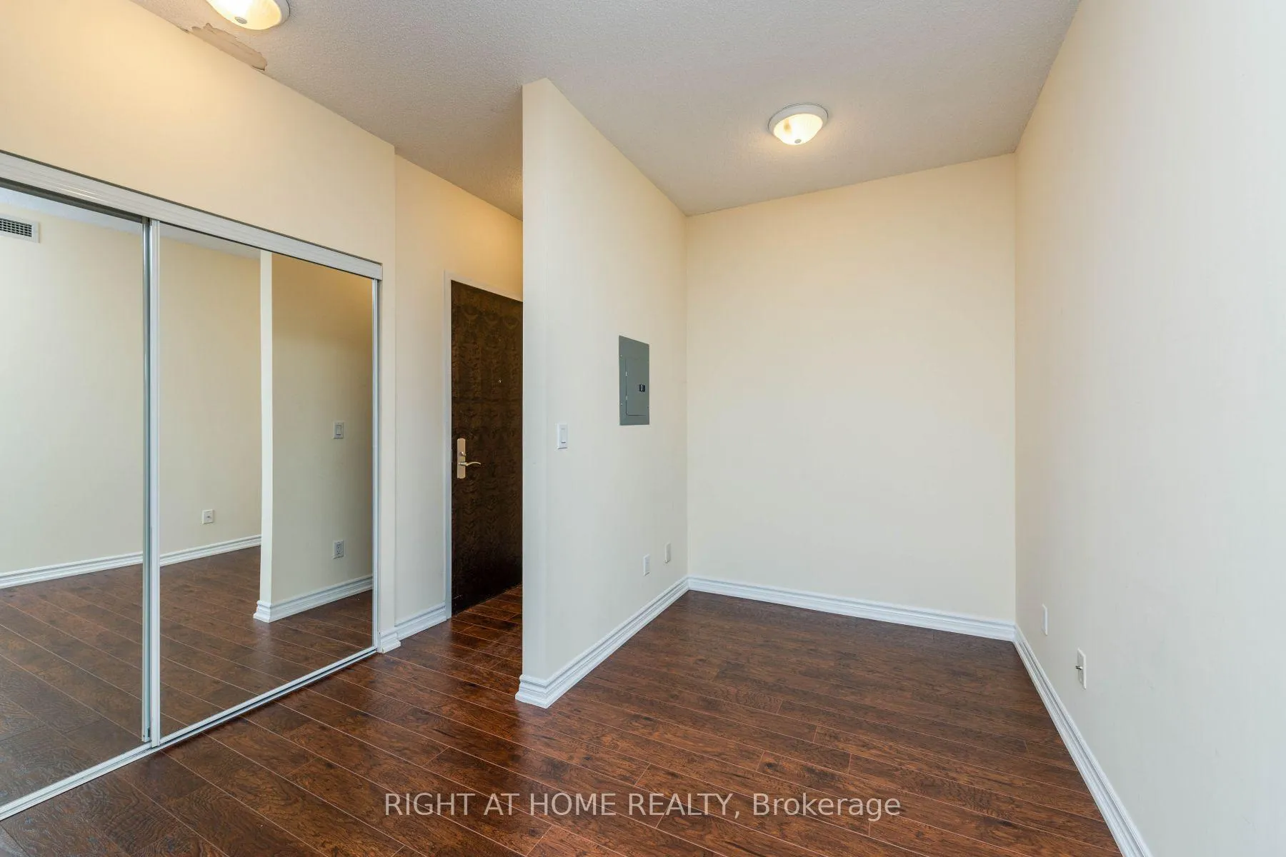 Photo 11 of Unit 2712, 761 Bay Street, Toronto, Bay Street Corridor — HOMEH