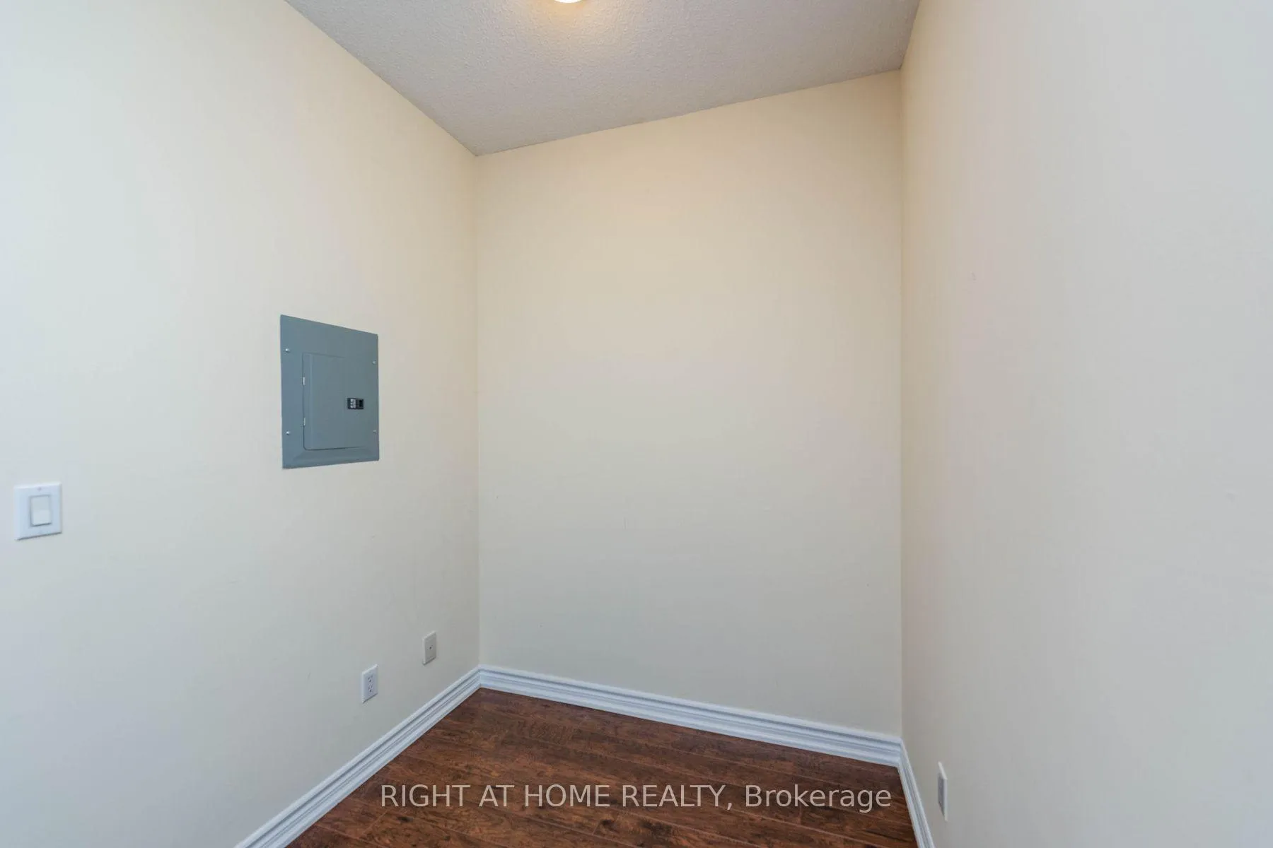Photo 12 of Unit 2712, 761 Bay Street, Toronto, Bay Street Corridor — HOMEH