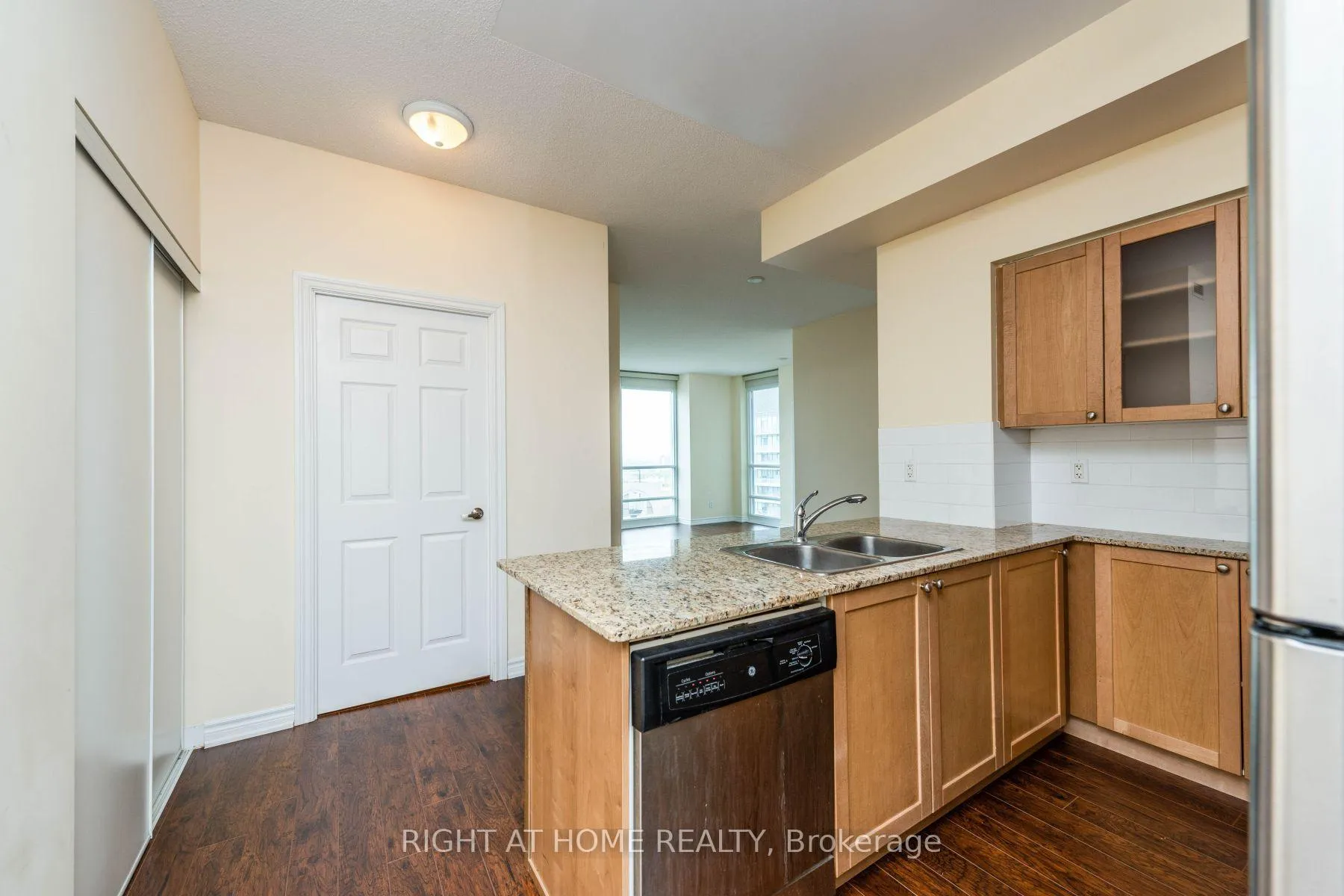 Photo 13 of Unit 2712, 761 Bay Street, Toronto, Bay Street Corridor — HOMEH