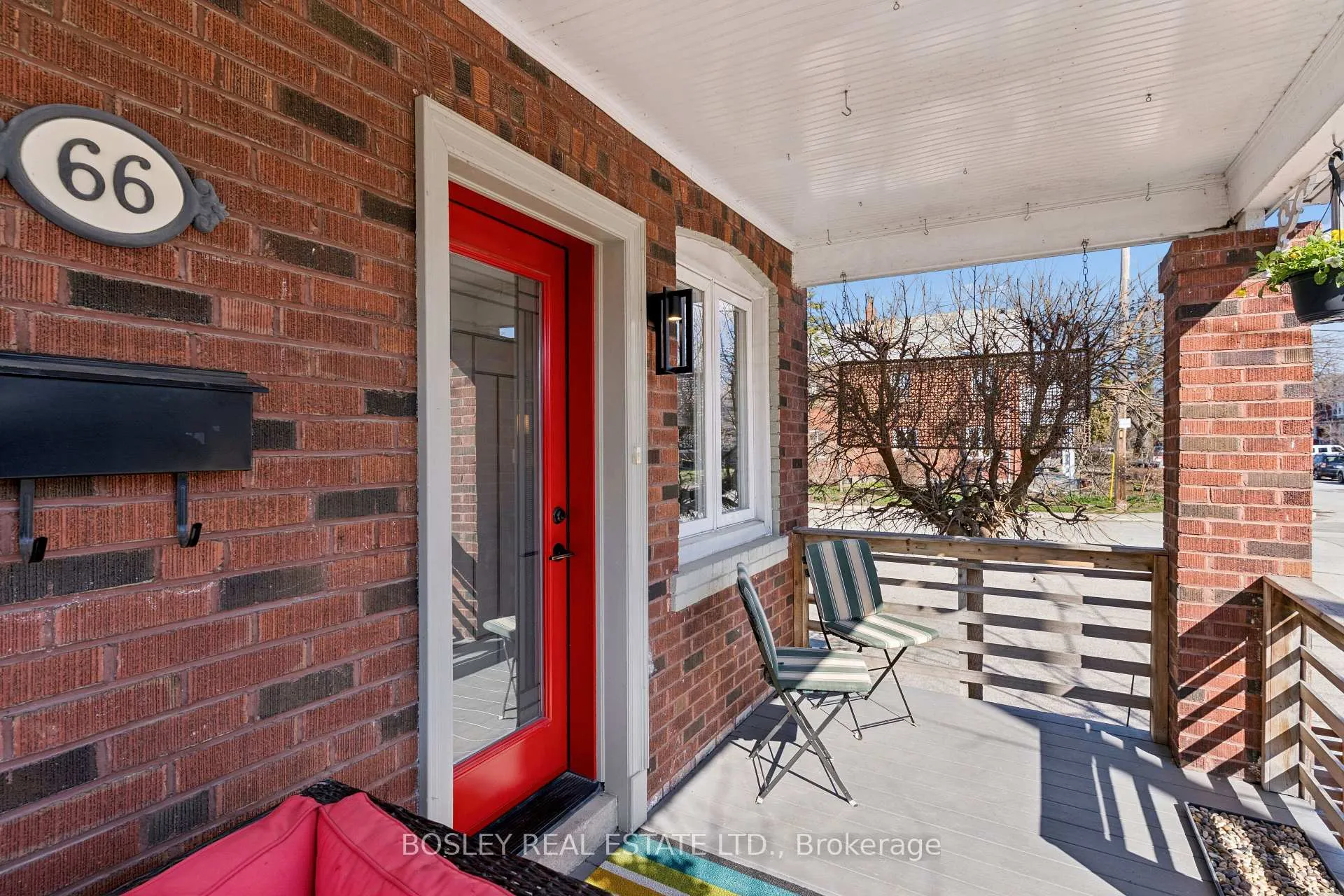 Photo 4 of 66 Ninth Street, Etobicoke, New Toronto — HOMEH