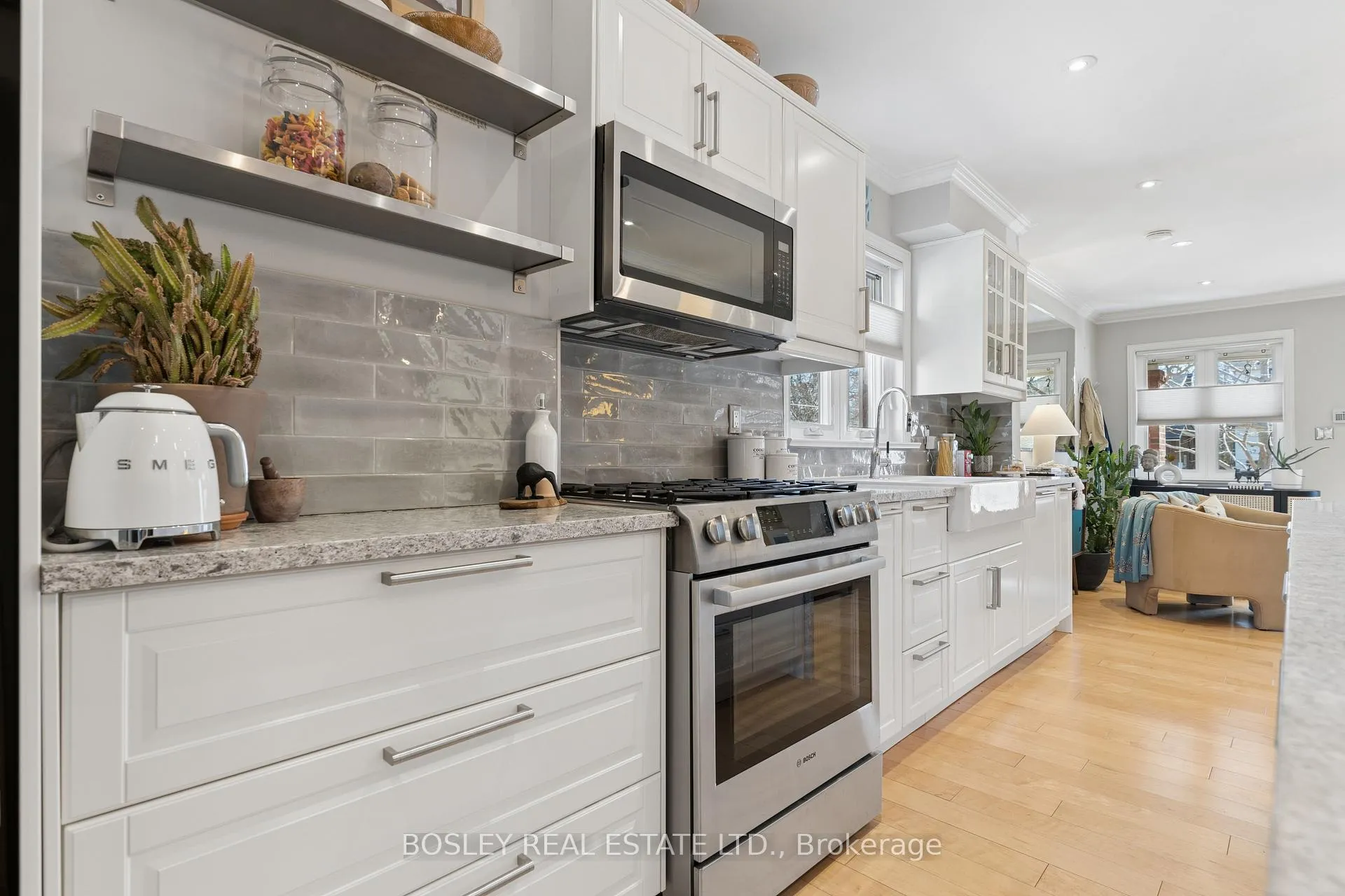 Photo 13 of 66 Ninth Street, Etobicoke, New Toronto — HOMEH