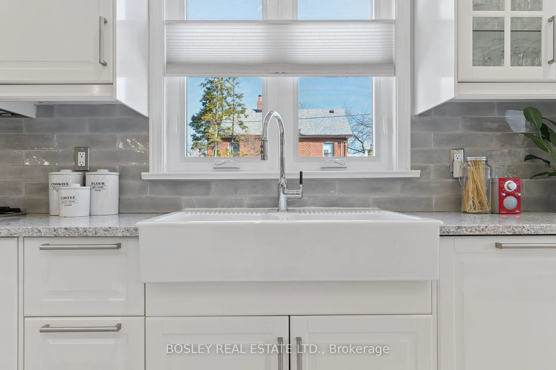 Photo 14 of 66 Ninth Street, Etobicoke, New Toronto — HOMEH