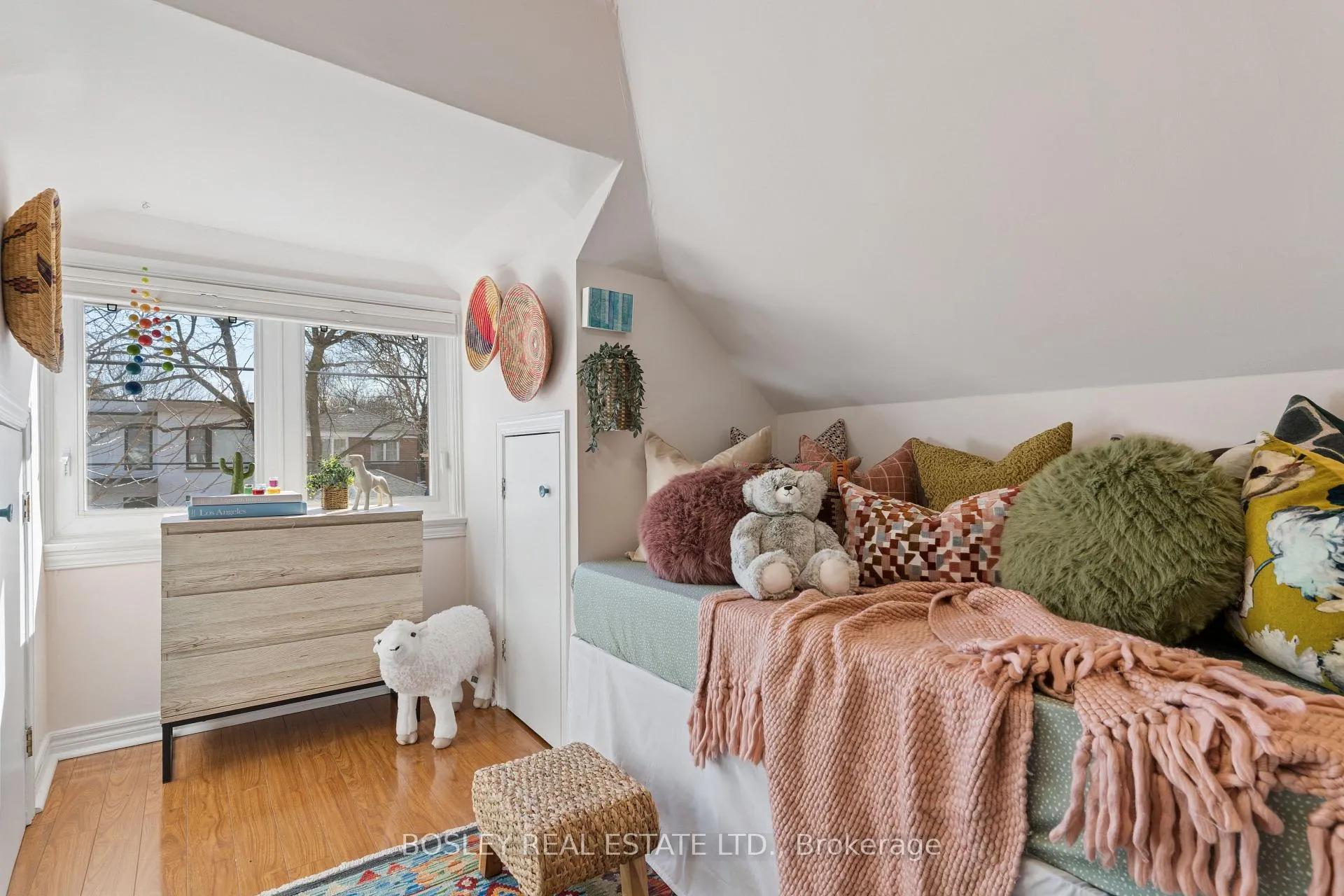 Photo 20 of 66 Ninth Street, Etobicoke, New Toronto — HOMEH