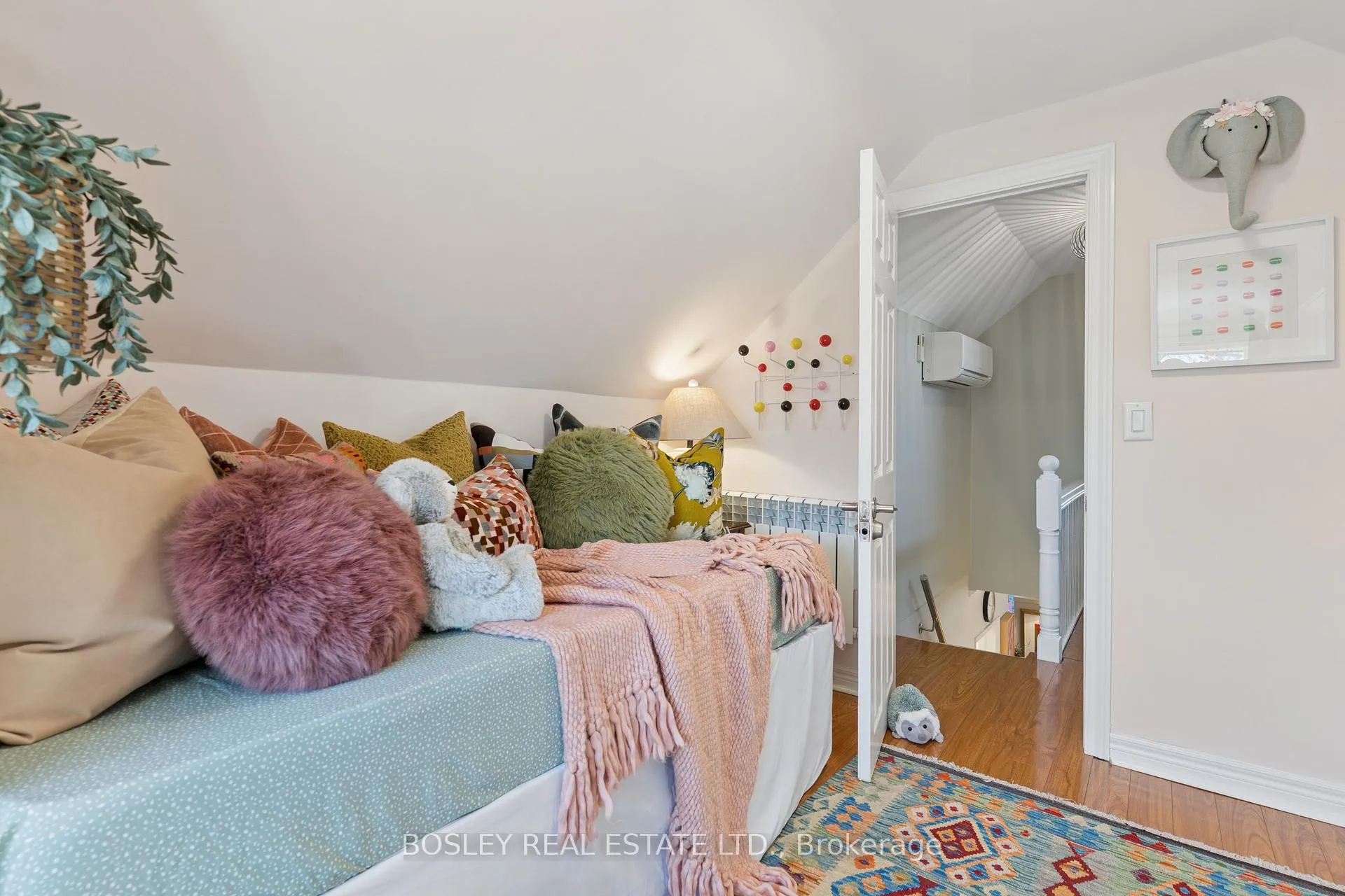 Photo 21 of 66 Ninth Street, Etobicoke, New Toronto — HOMEH