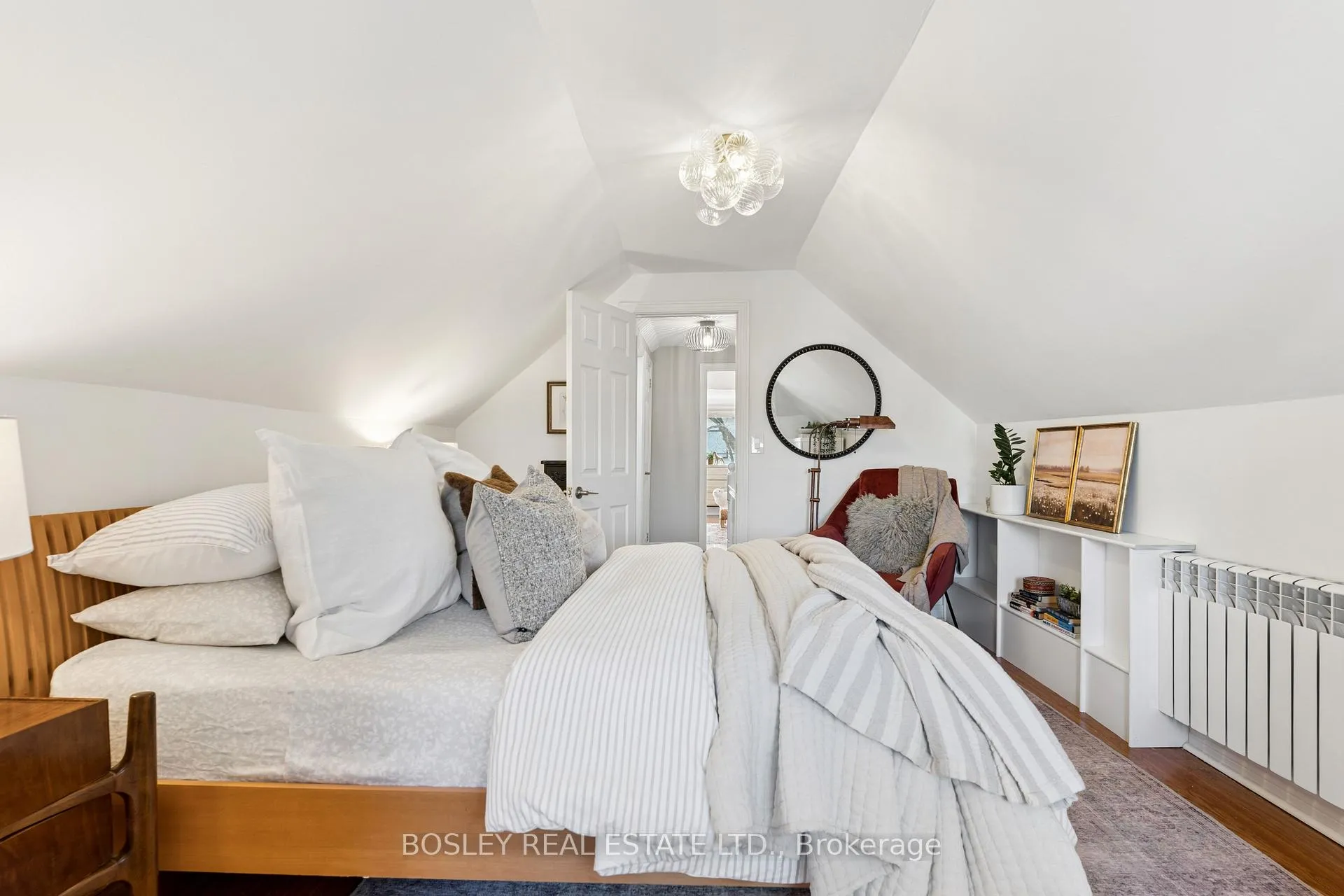 Photo 24 of 66 Ninth Street, Etobicoke, New Toronto — HOMEH
