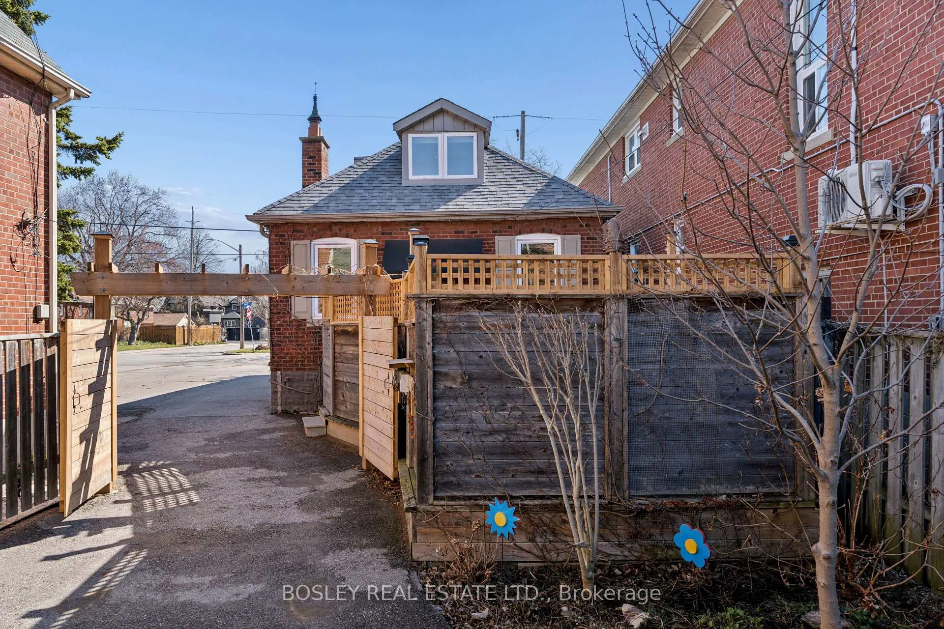 Photo 39 of 66 Ninth Street, Etobicoke, New Toronto — HOMEH