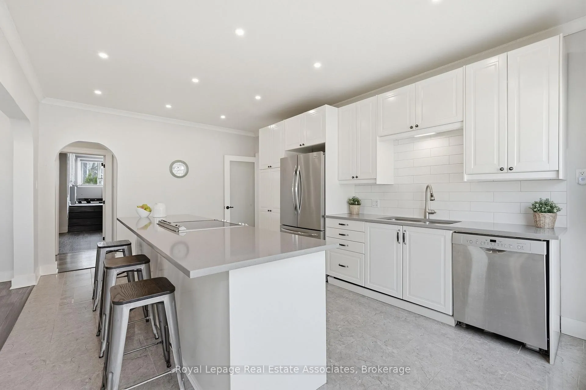 Photo 19 of 56 King Street, Halton Hills, Georgetown — HOMEH