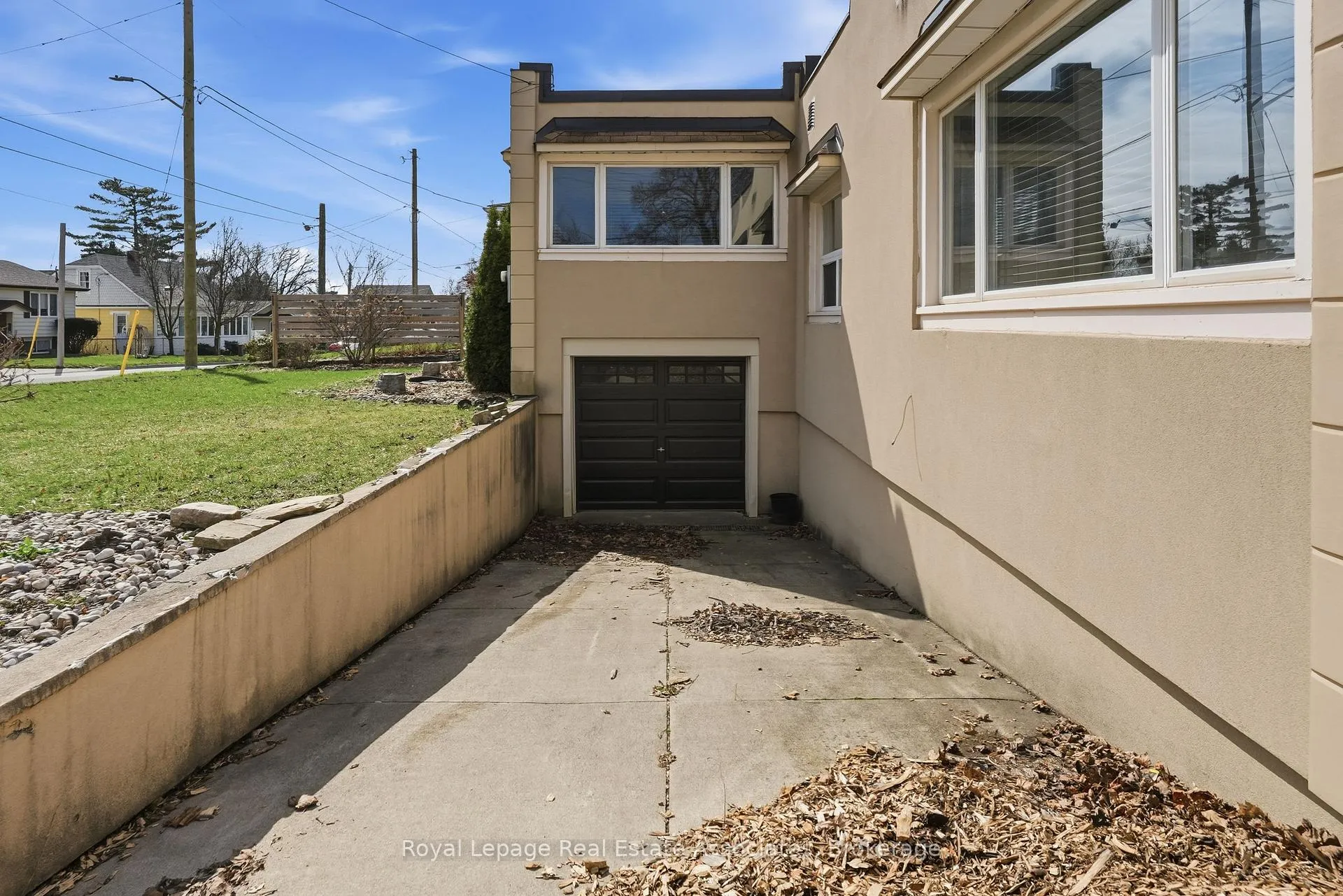 Photo 37 of 56 King Street, Halton Hills, Georgetown — HOMEH