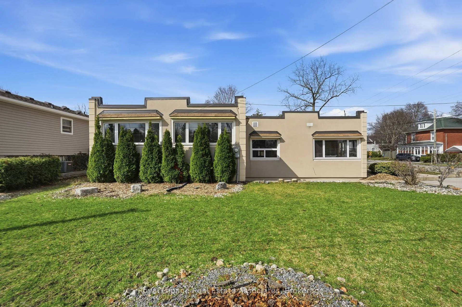 Photo 38 of 56 King Street, Halton Hills, Georgetown — HOMEH