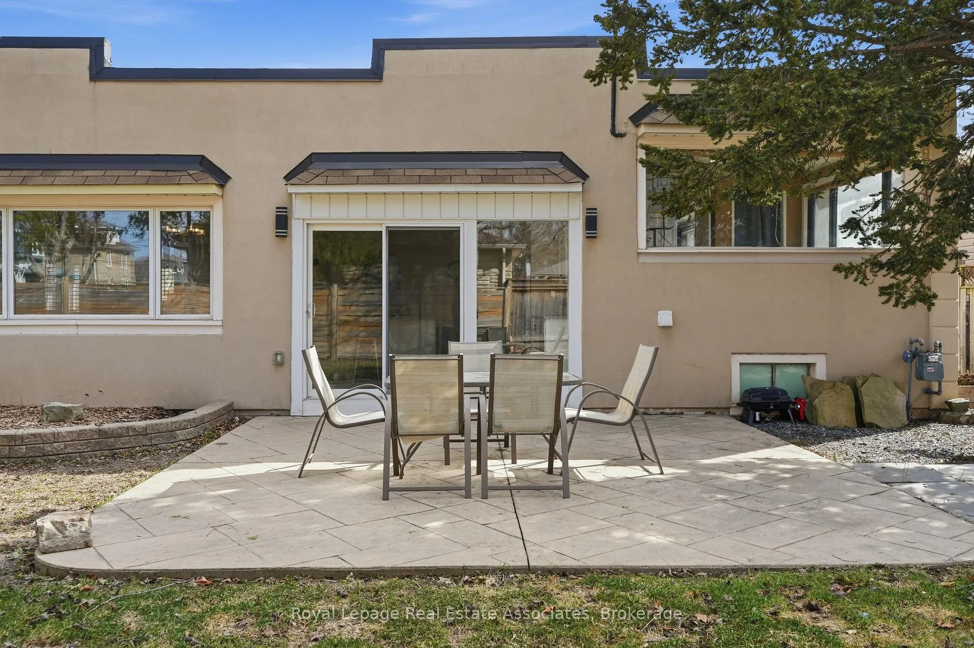 Photo 40 of 56 King Street, Halton Hills, Georgetown — HOMEH
