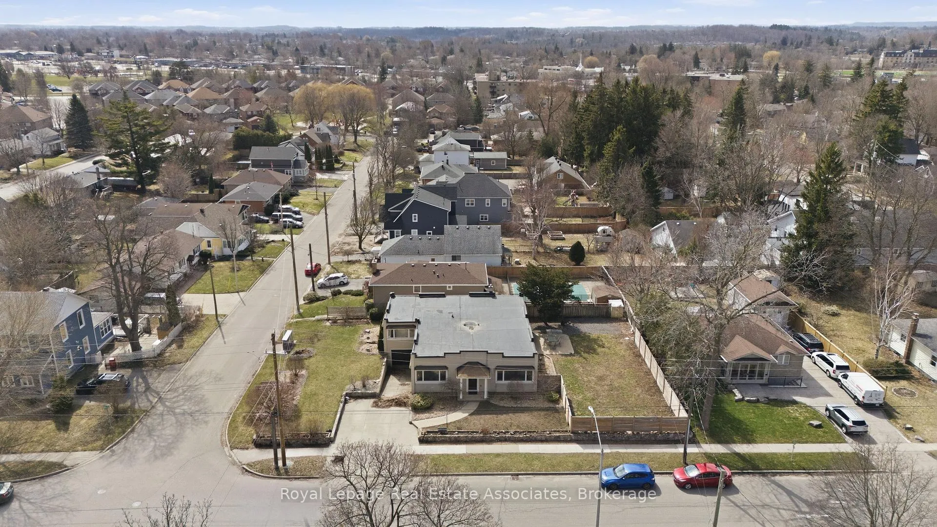 Photo 47 of 56 King Street, Halton Hills, Georgetown — HOMEH