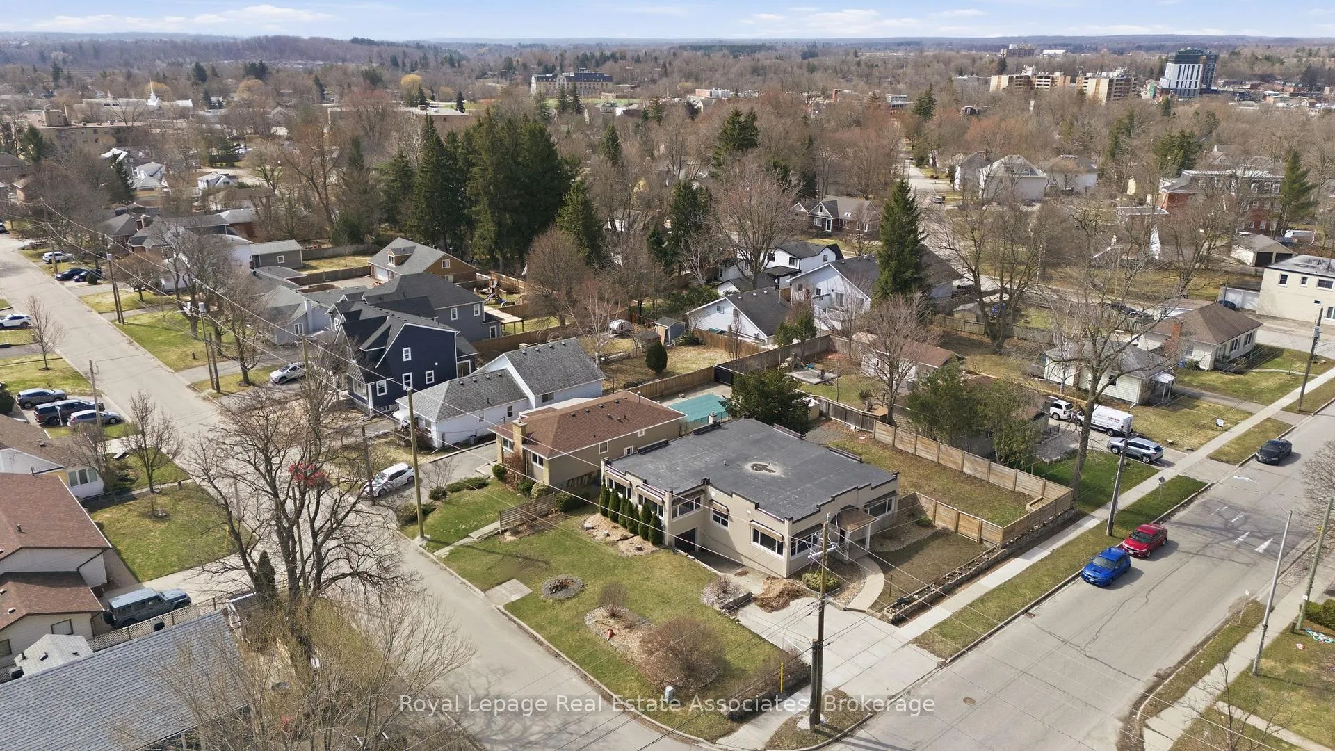 Photo 48 of 56 King Street, Halton Hills, Georgetown — HOMEH