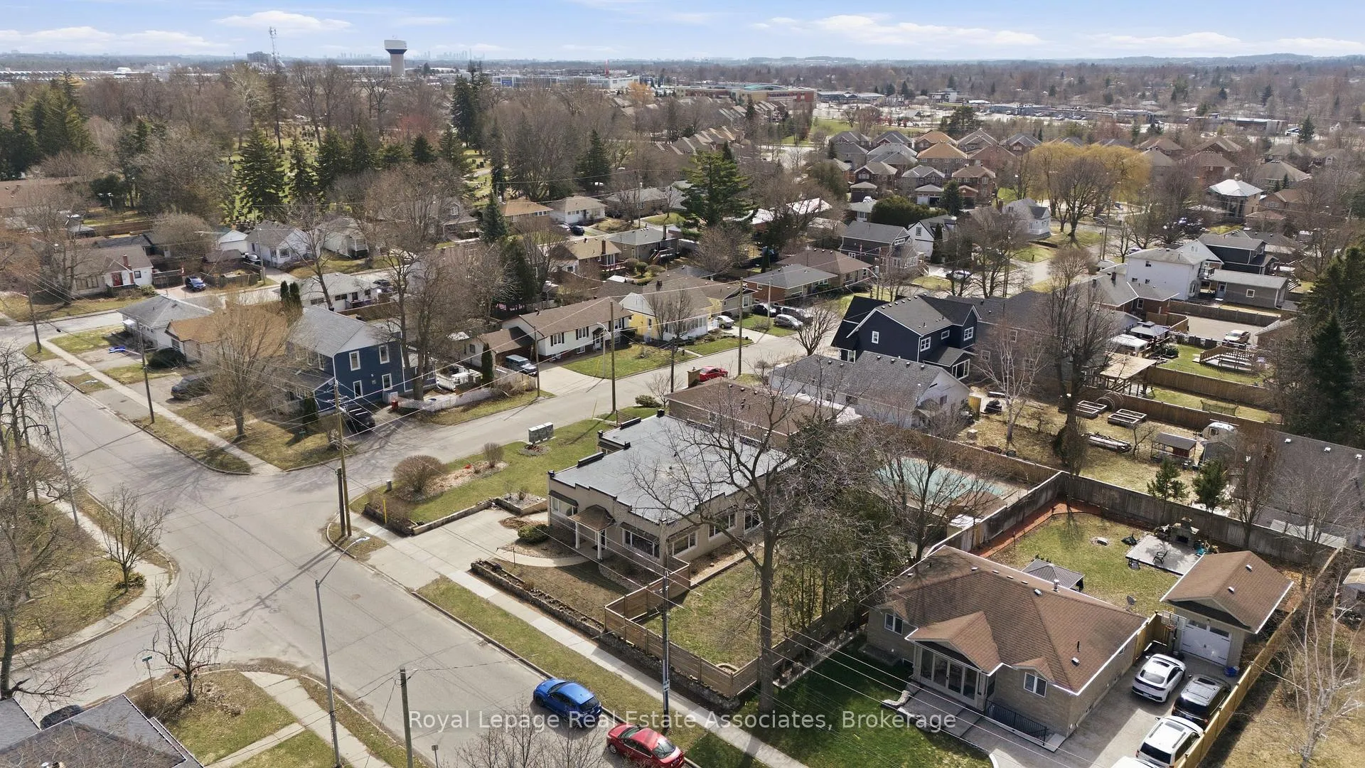 Photo 49 of 56 King Street, Halton Hills, Georgetown — HOMEH