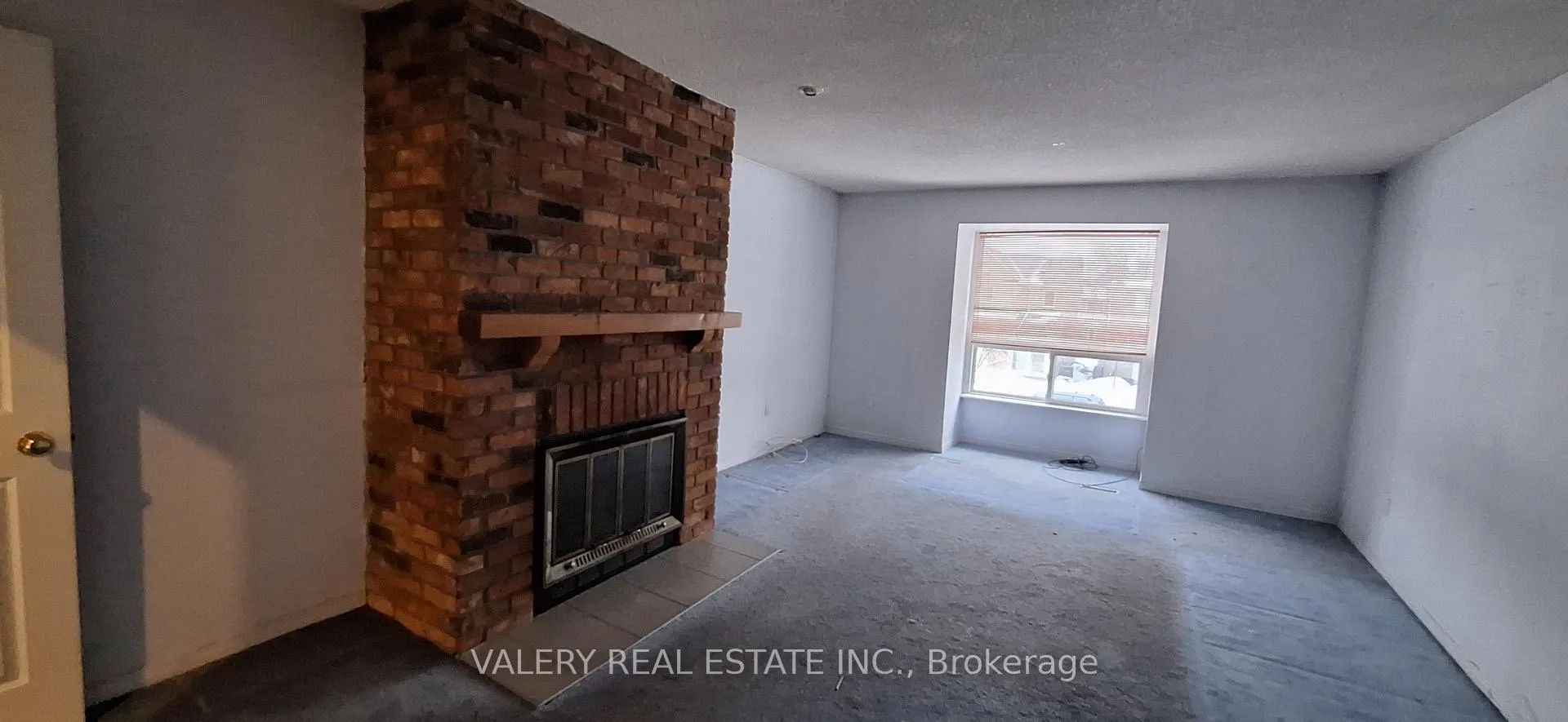 Photo 9 of 91 Greenbush Crescent, Vaughan, Maple — HOMEH