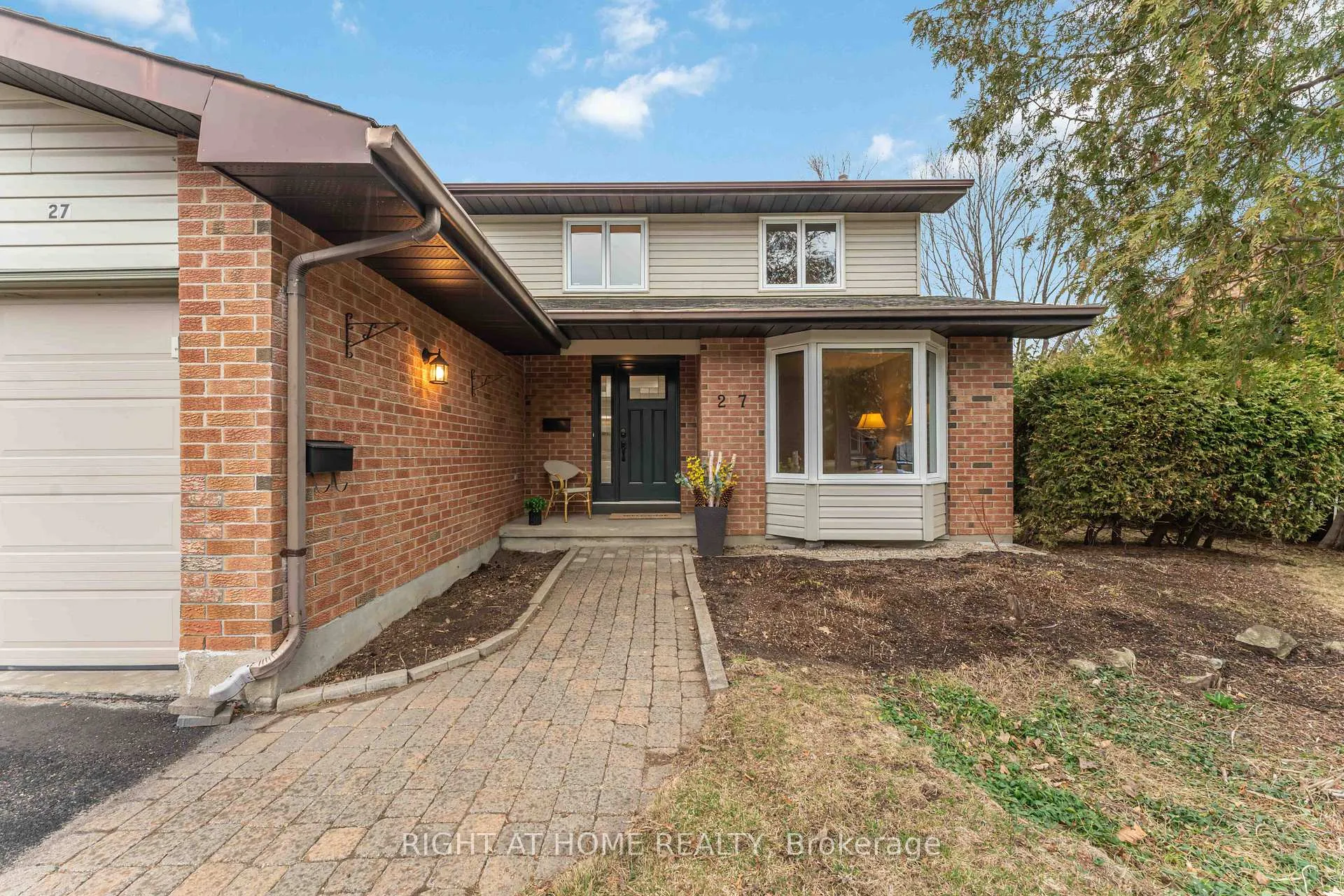 Photo 3 of 27 Mcclure Crescent, Ottawa, Kanata - Katimavik — HOMEH