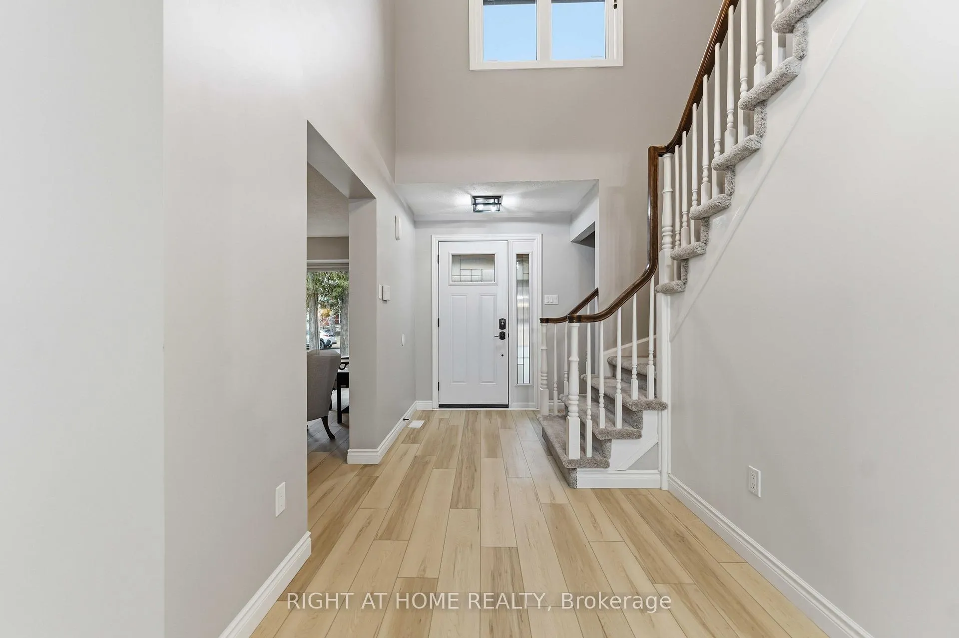 Photo 4 of 27 Mcclure Crescent, Ottawa, Kanata - Katimavik — HOMEH