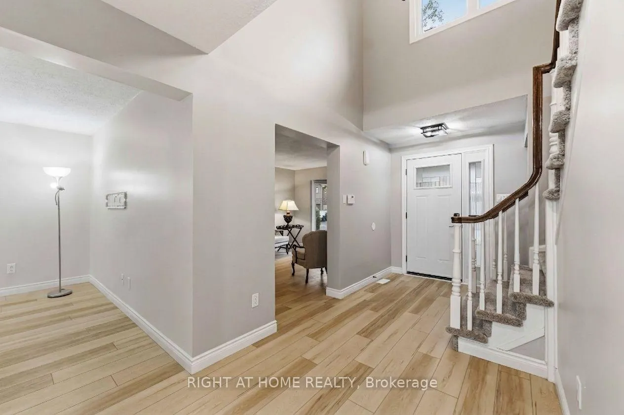 Photo 5 of 27 Mcclure Crescent, Ottawa, Kanata - Katimavik — HOMEH