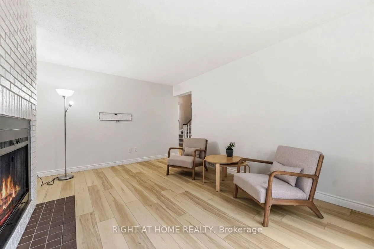 Photo 12 of 27 Mcclure Crescent, Ottawa, Kanata - Katimavik — HOMEH