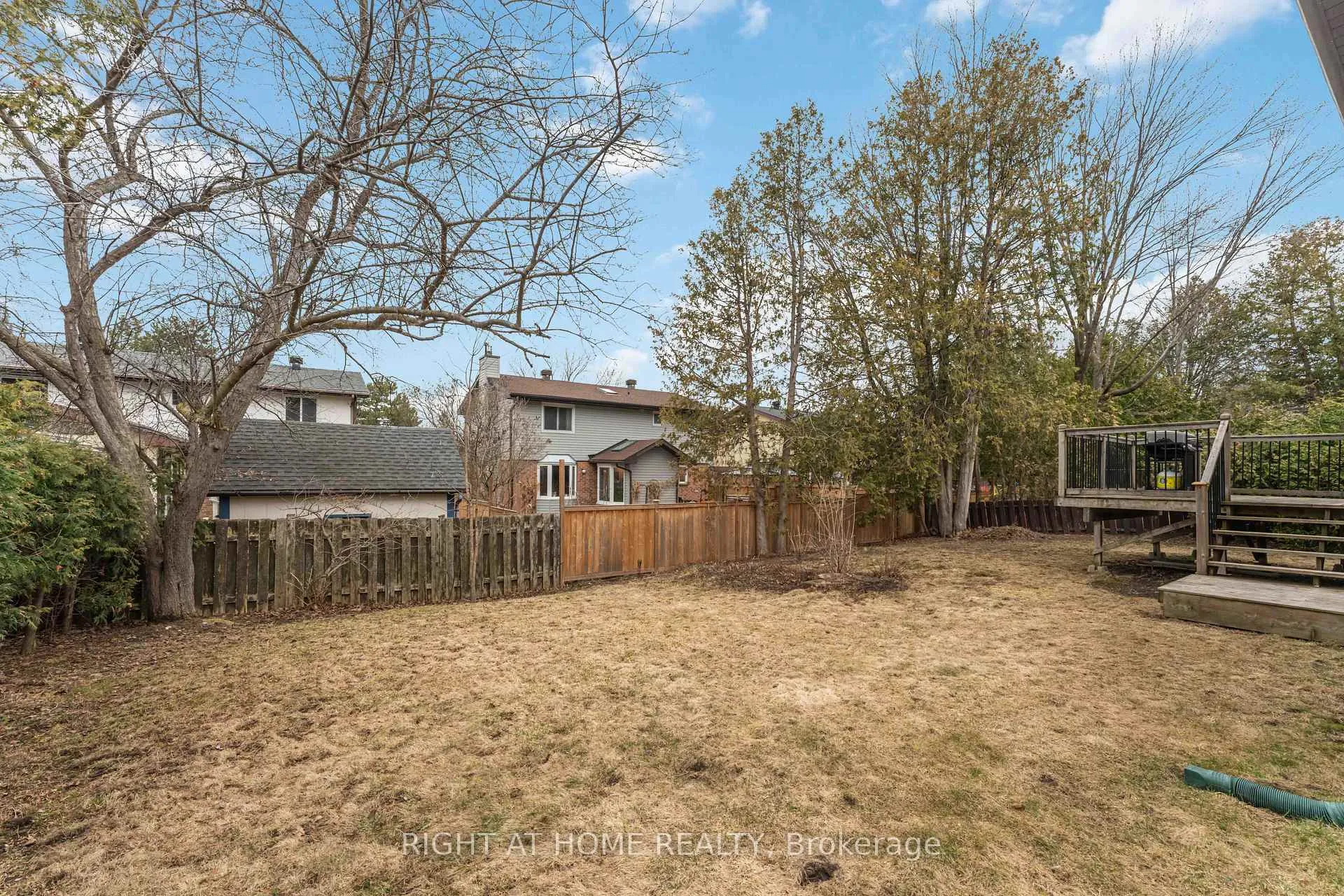 Photo 44 of 27 Mcclure Crescent, Ottawa, Kanata - Katimavik — HOMEH
