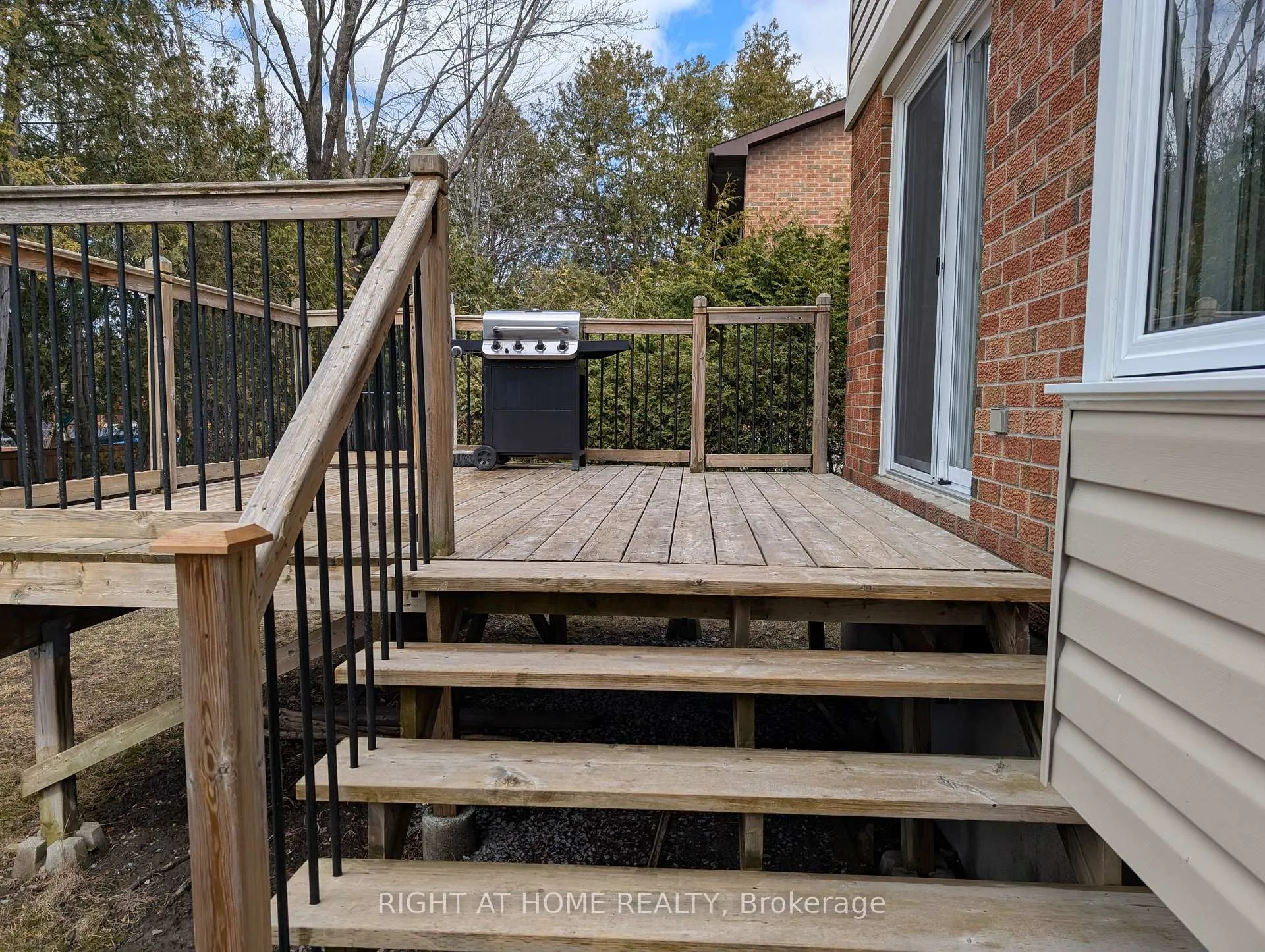 Photo 49 of 27 Mcclure Crescent, Ottawa, Kanata - Katimavik — HOMEH