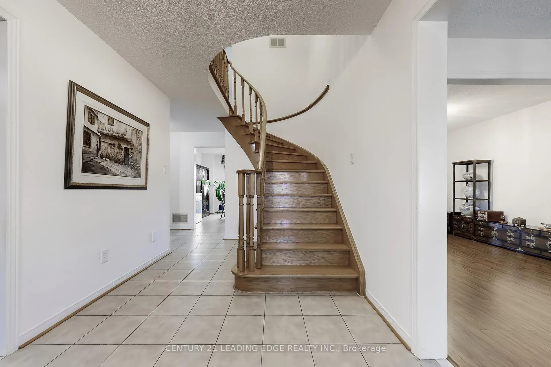 Photo 20 of 73 Hullrick Drive, Etobicoke, West Humber-Clairville — HOMEH