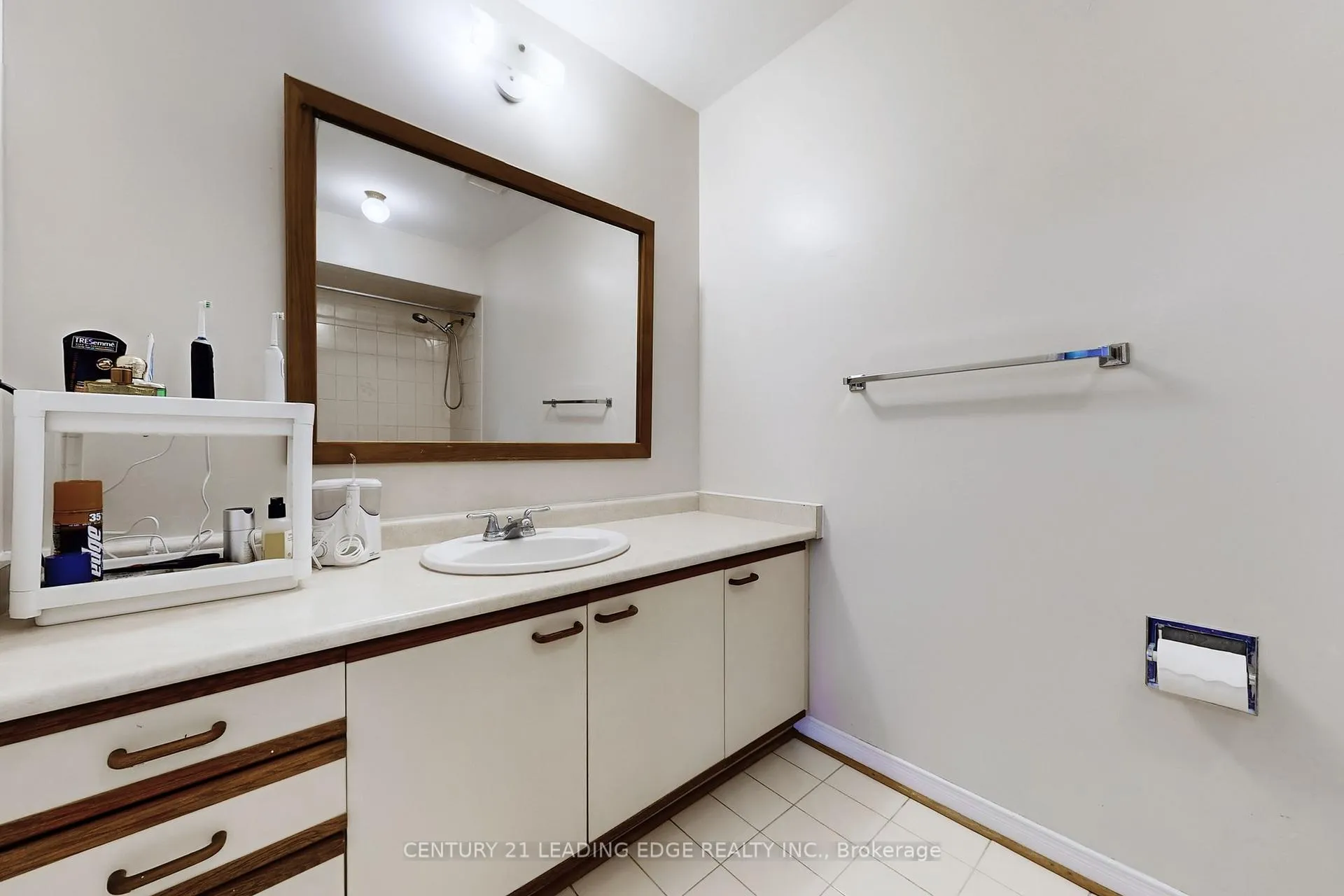 Photo 25 of 73 Hullrick Drive, Etobicoke, West Humber-Clairville — HOMEH