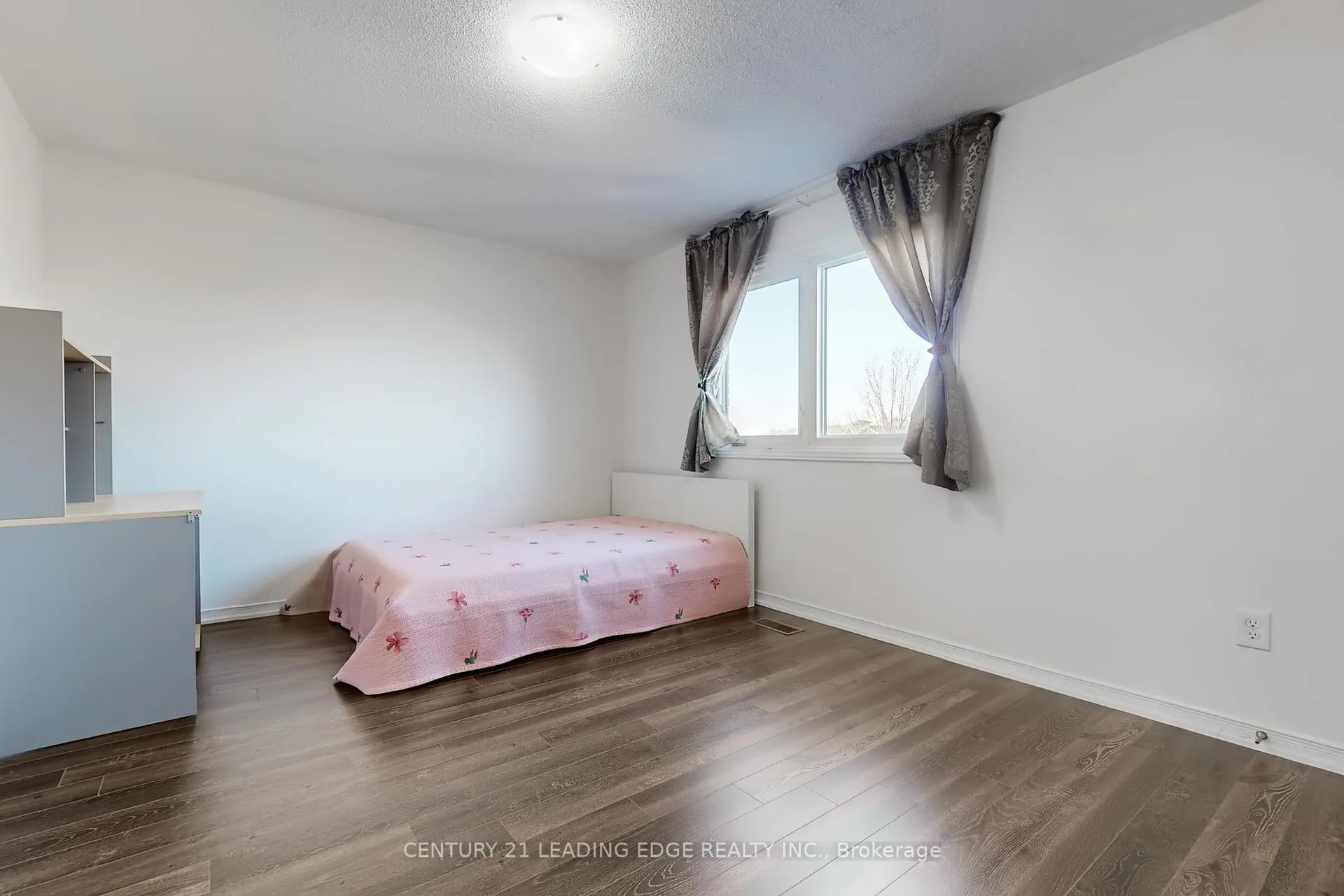 Photo 30 of 73 Hullrick Drive, Etobicoke, West Humber-Clairville — HOMEH