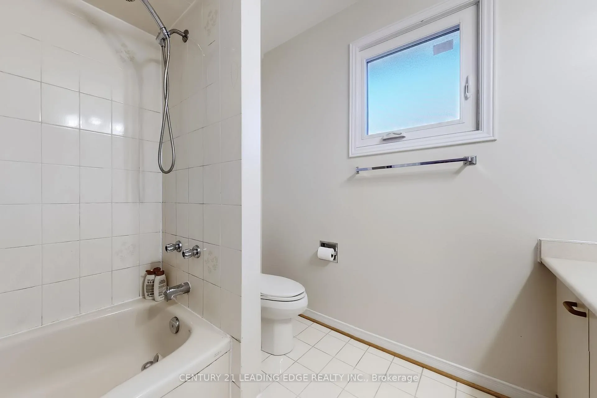 Photo 35 of 73 Hullrick Drive, Etobicoke, West Humber-Clairville — HOMEH