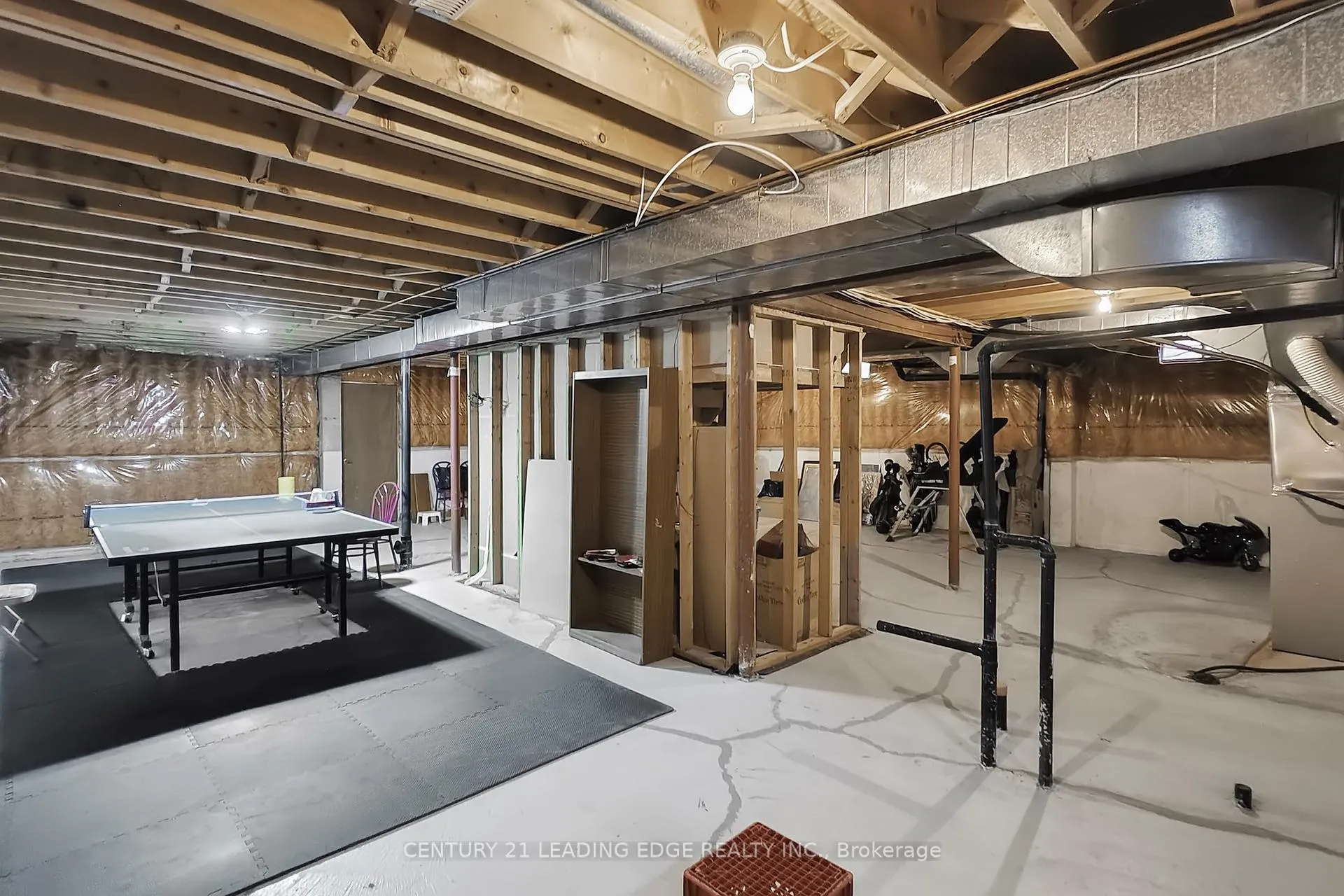 Photo 39 of 73 Hullrick Drive, Etobicoke, West Humber-Clairville — HOMEH