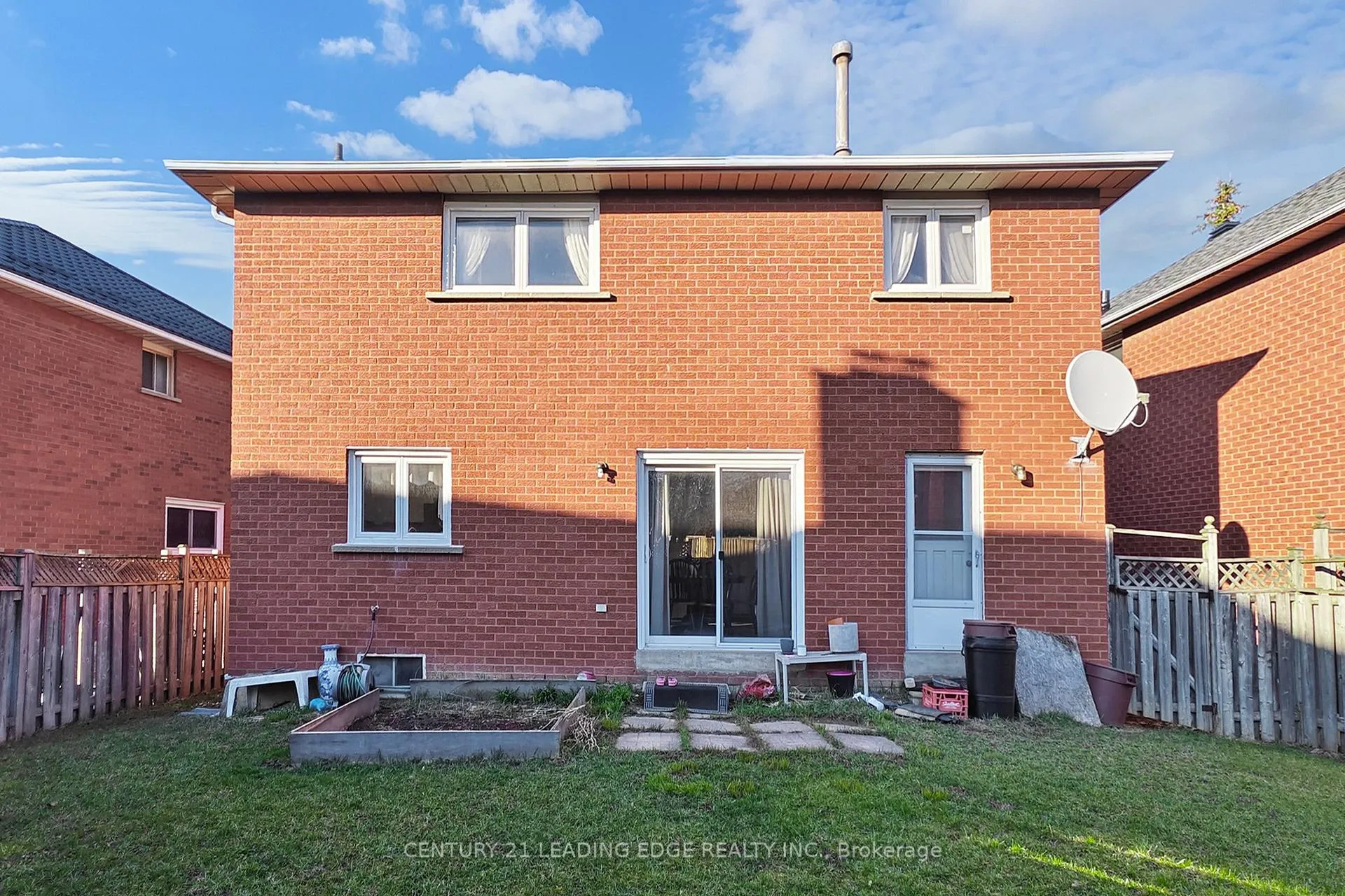 Photo 40 of 73 Hullrick Drive, Etobicoke, West Humber-Clairville — HOMEH
