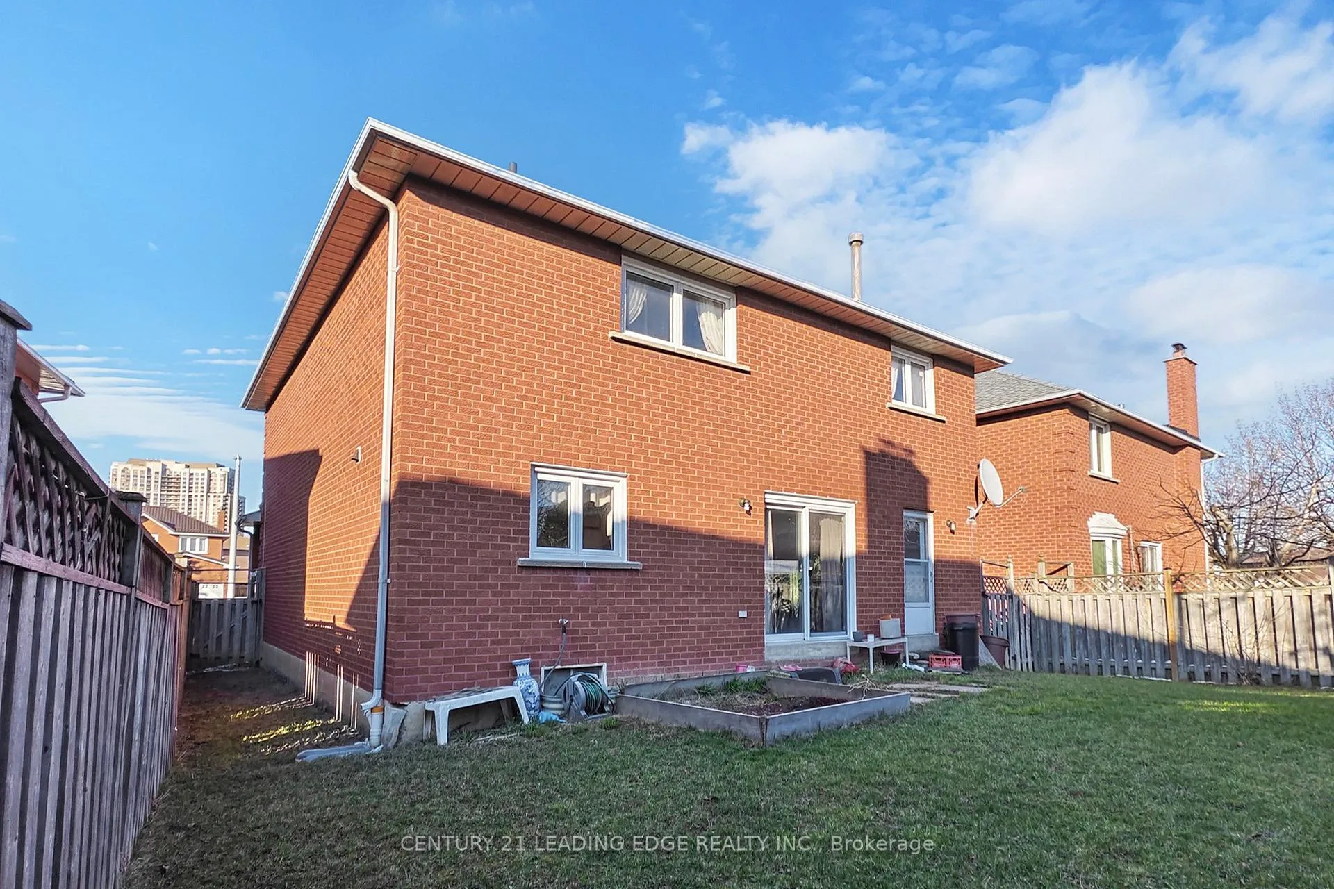 Photo 42 of 73 Hullrick Drive, Etobicoke, West Humber-Clairville — HOMEH