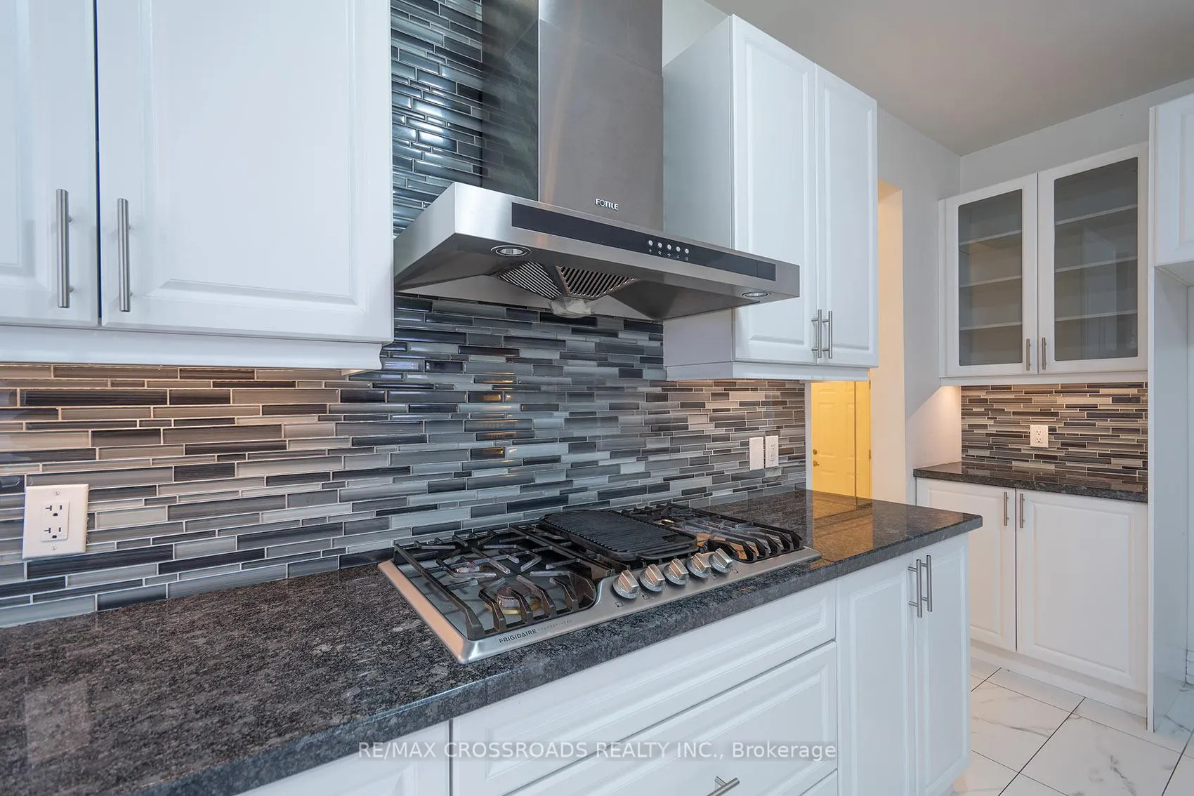 Photo 17 of 2300 Dobbinton Street, Oshawa, Windfields — HOMEH