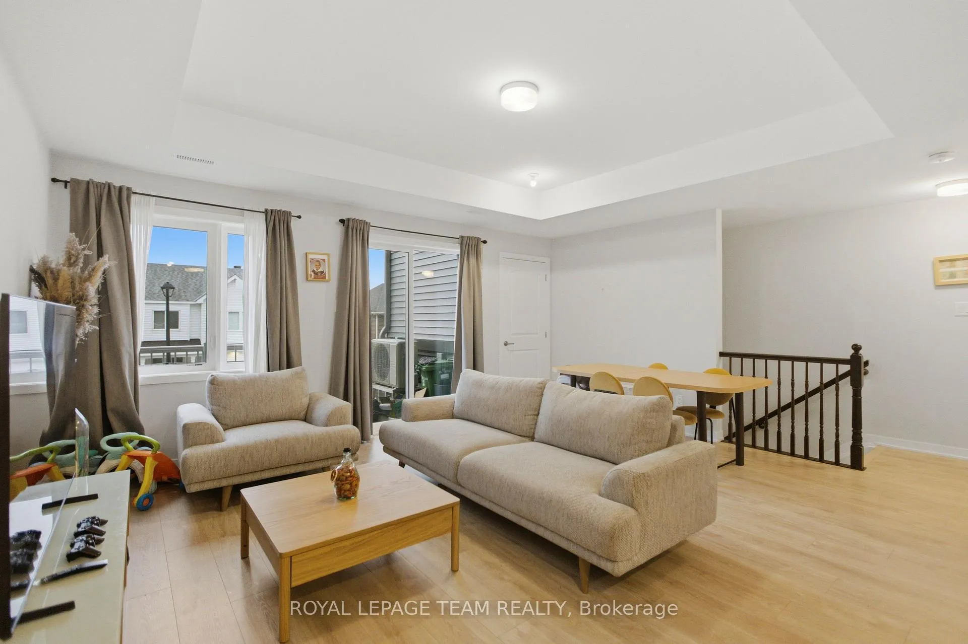 Photo 5 of 918 Parnian Private, Ottawa, Barrhaven - Half Moon Bay — HOMEH