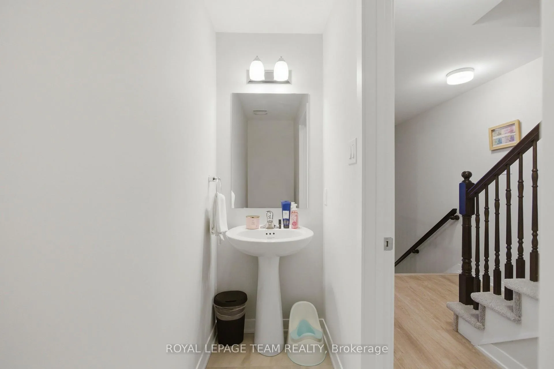 Photo 9 of 918 Parnian Private, Ottawa, Barrhaven - Half Moon Bay — HOMEH
