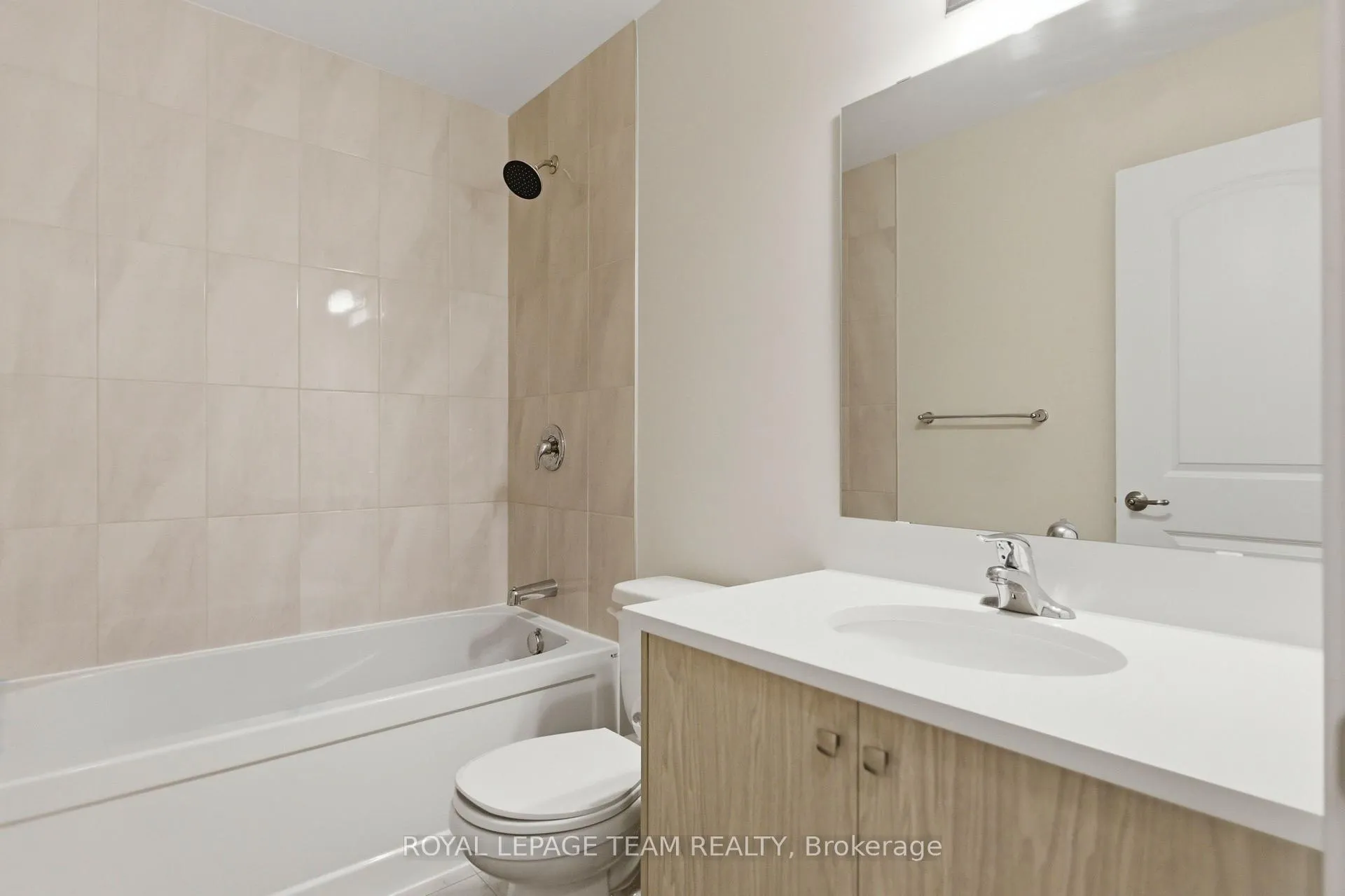 Photo 15 of 918 Parnian Private, Ottawa, Barrhaven - Half Moon Bay — HOMEH