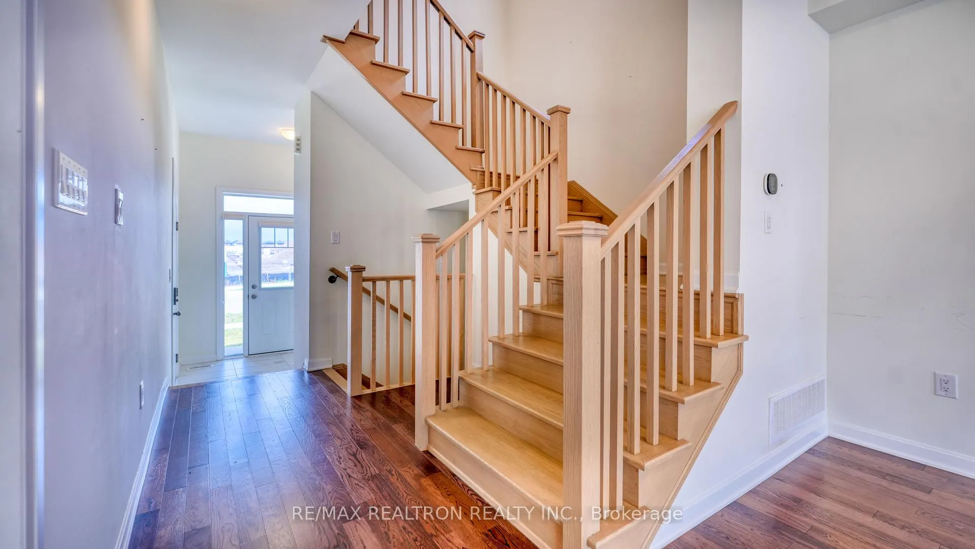 Photo 7 of 39 Cisco Drive, Whitby, Lynde Creek — HOMEH