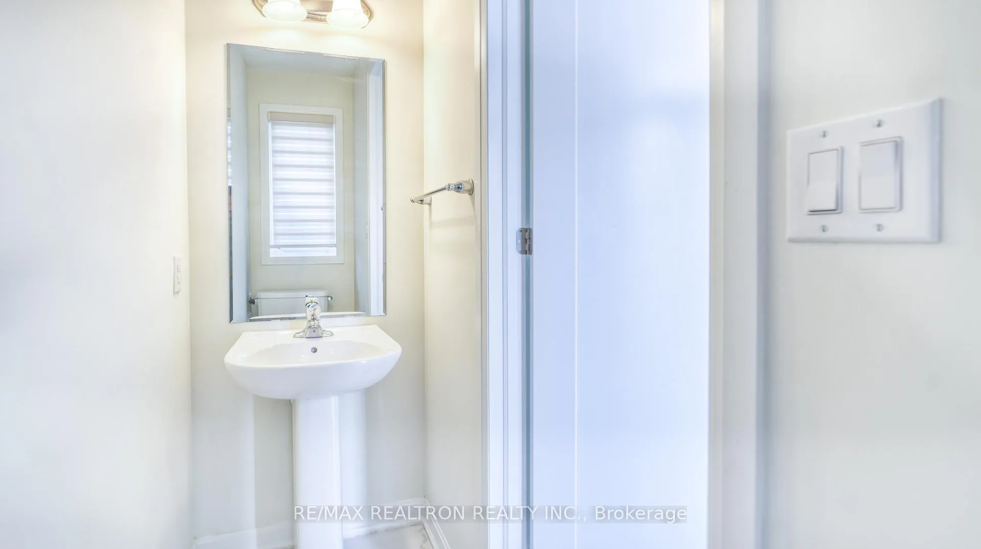 Photo 19 of 39 Cisco Drive, Whitby, Lynde Creek — HOMEH
