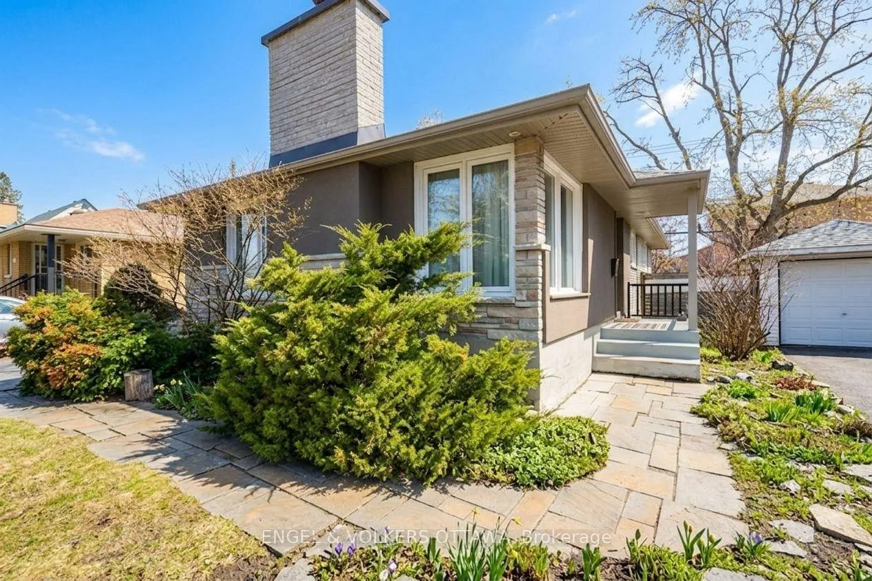 Photo 3 of 863 Duberry Street, Ottawa, McKellar Heights/Glabar Park — HOMEH