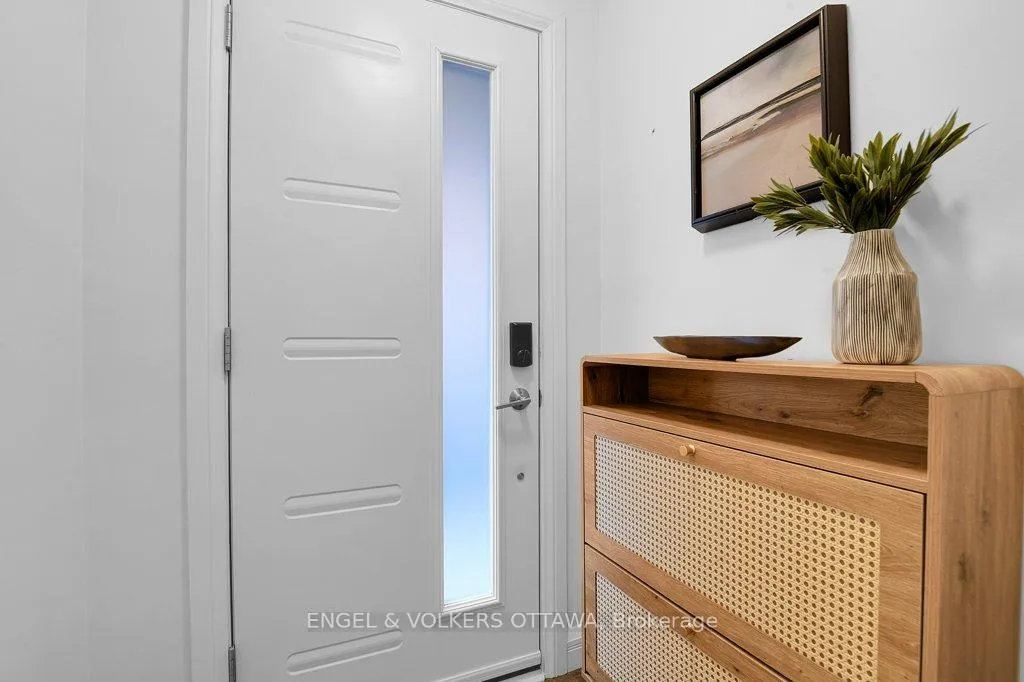 Photo 5 of 863 Duberry Street, Ottawa, McKellar Heights/Glabar Park — HOMEH