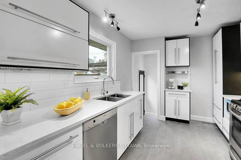 Photo 12 of 863 Duberry Street, Ottawa, McKellar Heights/Glabar Park — HOMEH