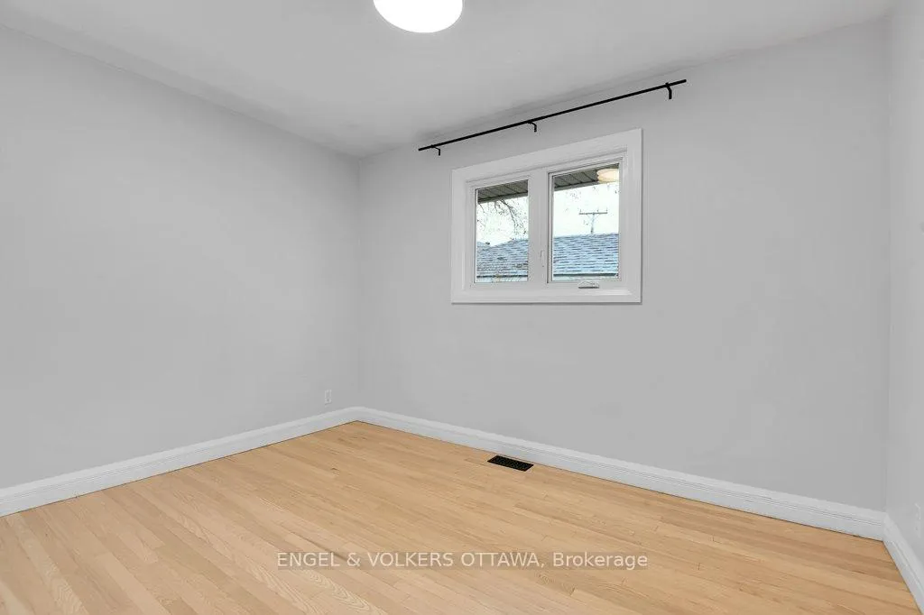Photo 17 of 863 Duberry Street, Ottawa, McKellar Heights/Glabar Park — HOMEH