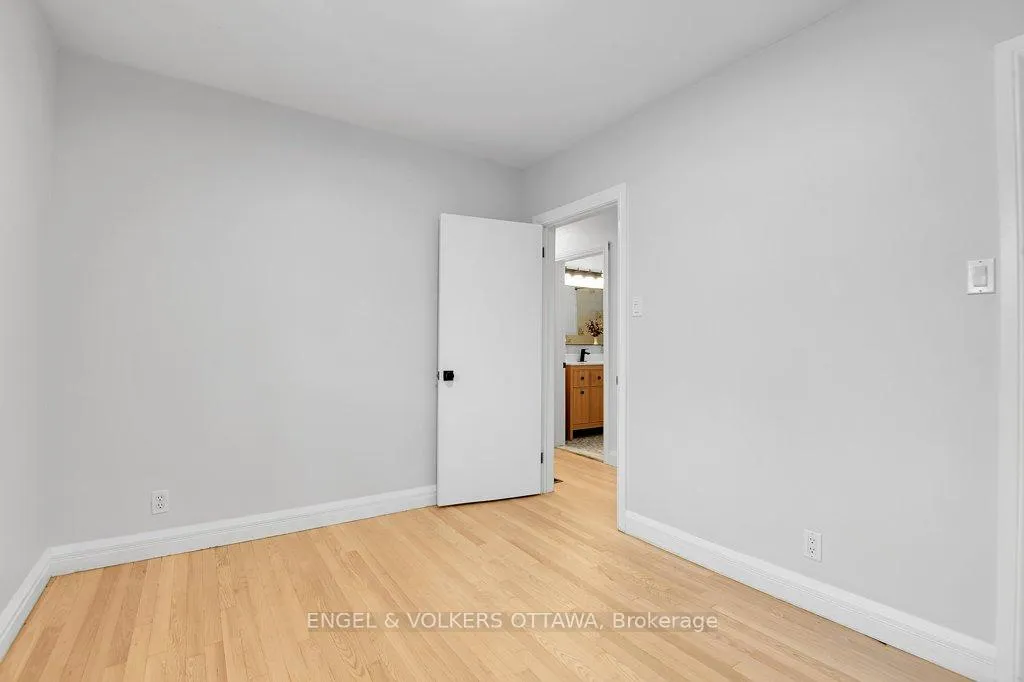 Photo 18 of 863 Duberry Street, Ottawa, McKellar Heights/Glabar Park — HOMEH